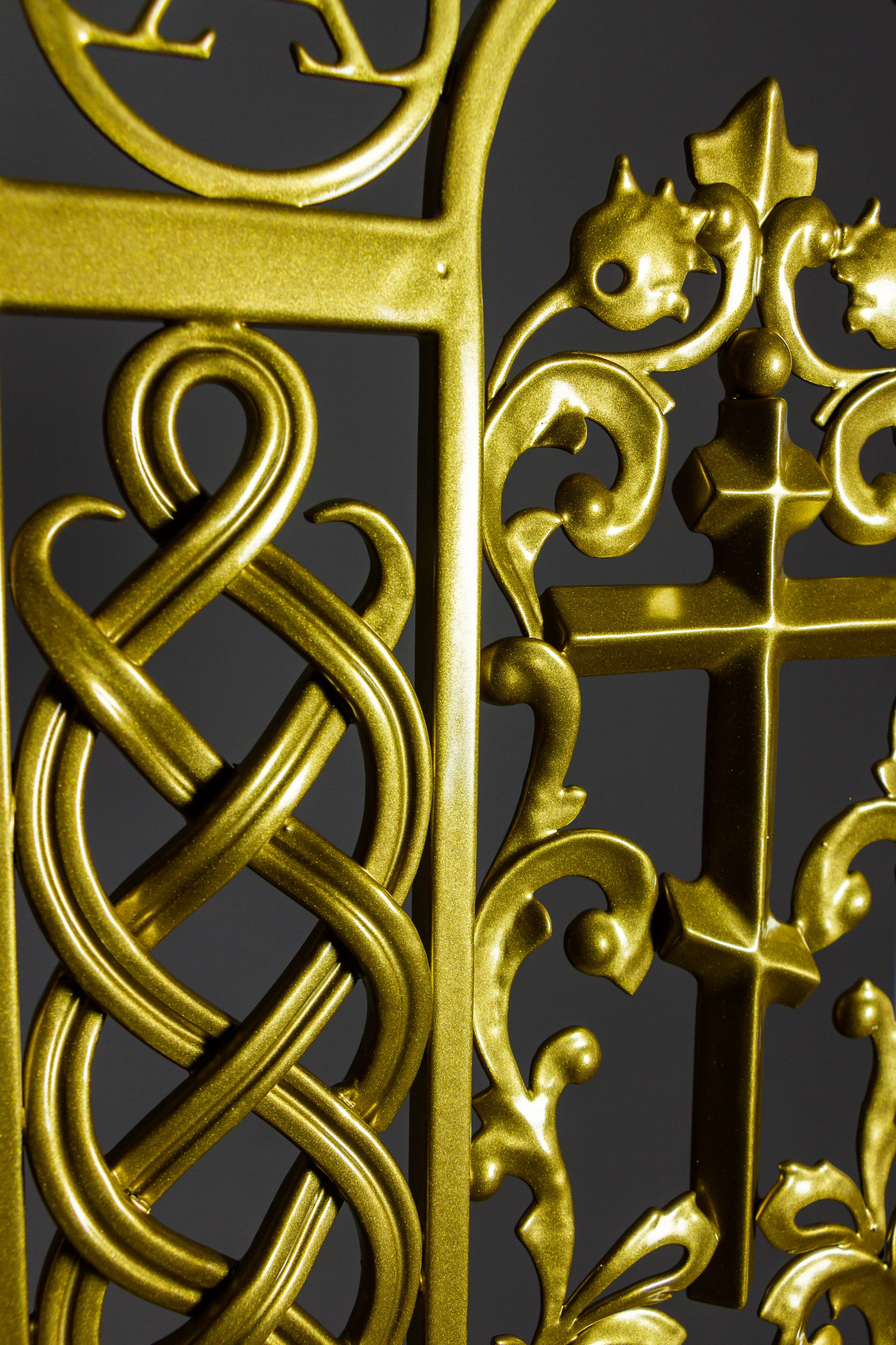 Алтарный семисвечник. Скульптор кузнец Мария Тарлецкая