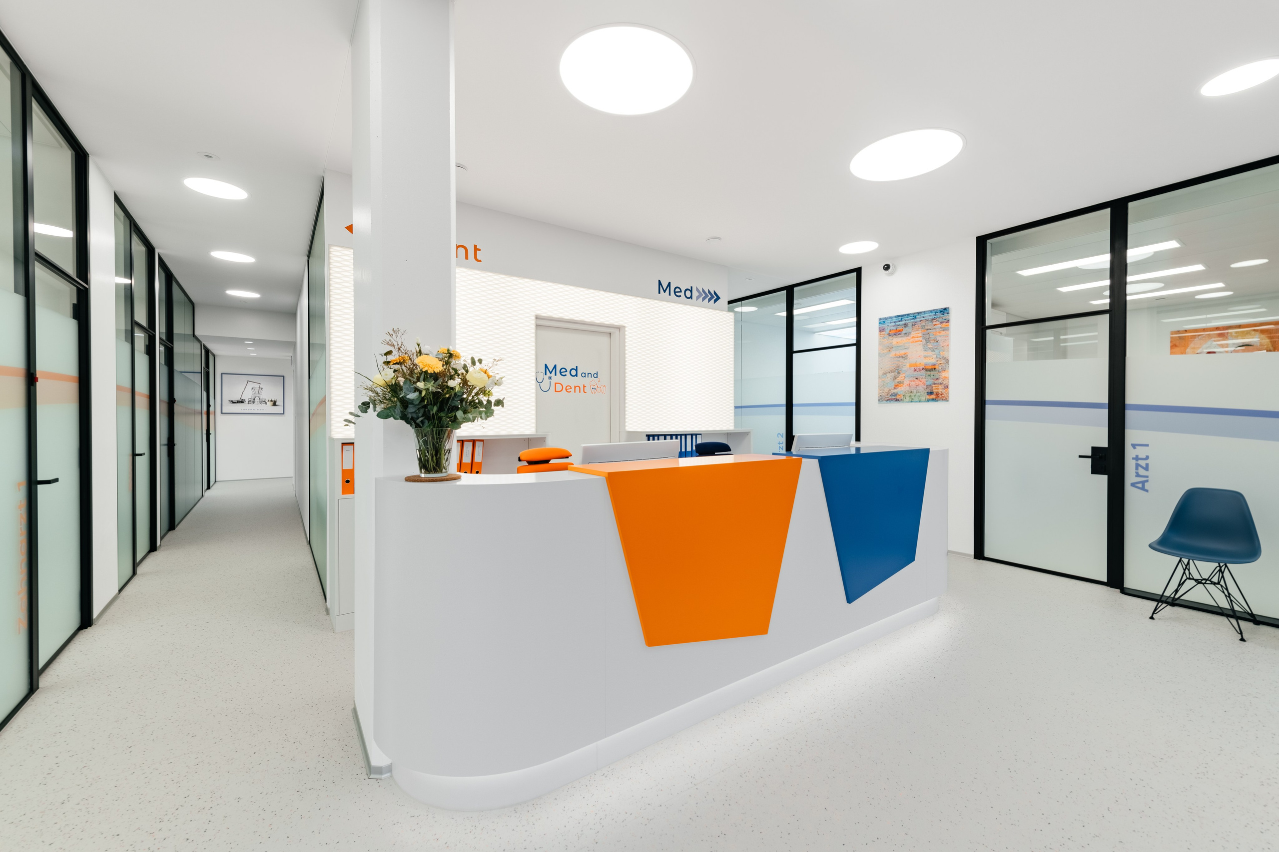 Zahnarztpraxis Dr. Maria Sternina, LUZERN, Kt. LUZERN. Hallo! Ich bin Elena und arbeite als Immobilienfotografin