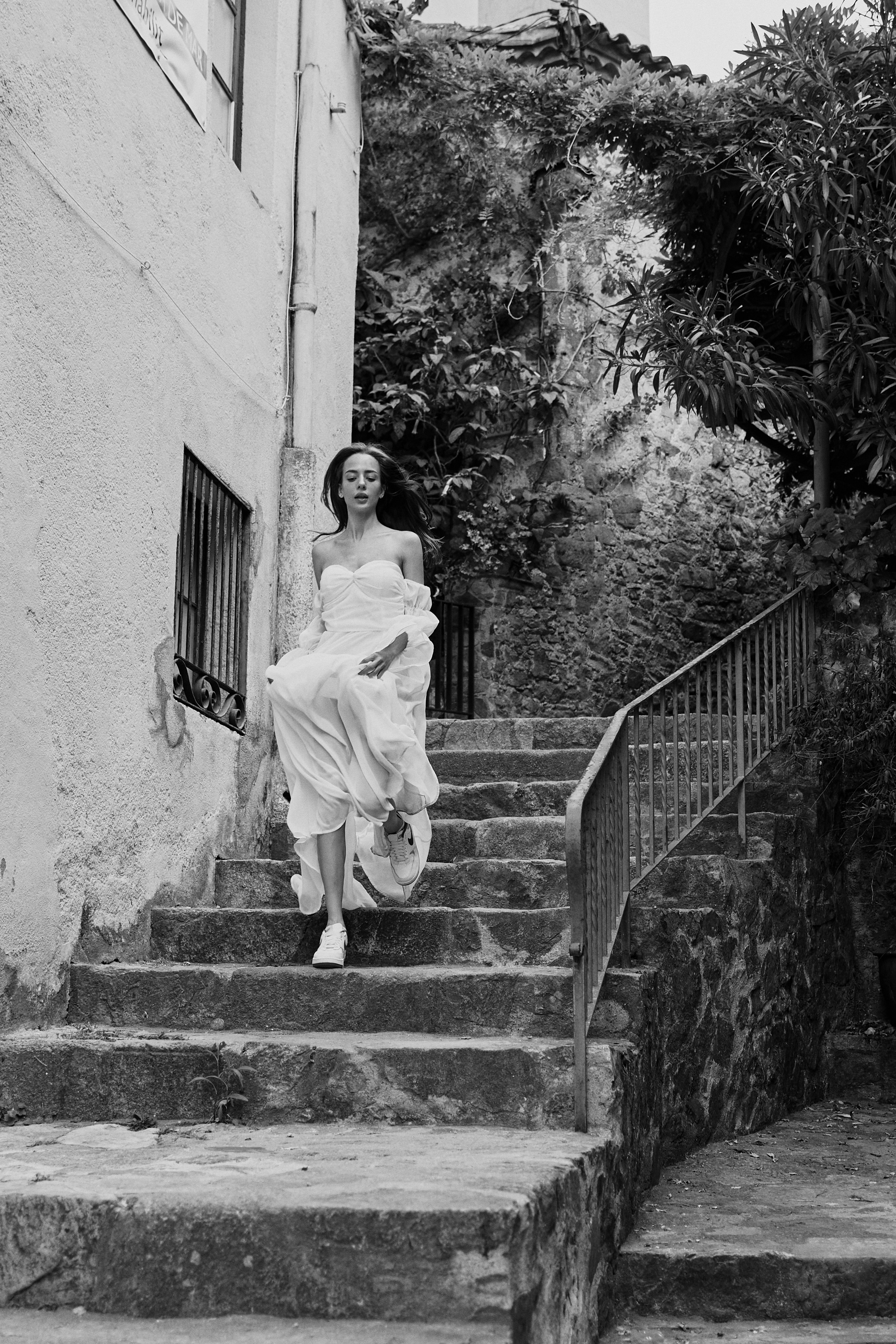 The runaway bride. Photographer in Barcelona Spain Zhanna Zakharchenko