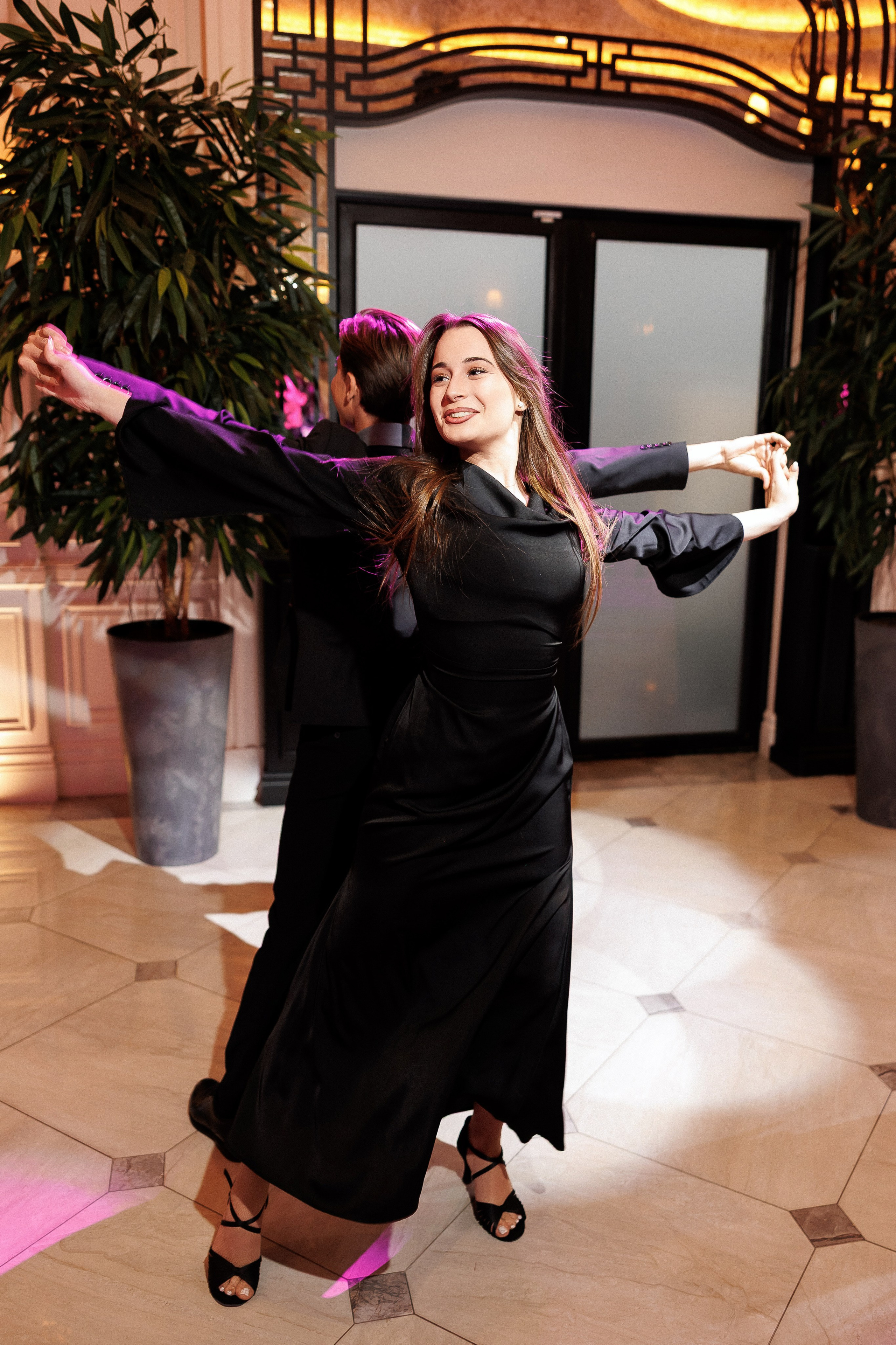 Serghei & Erica — Queen Residence. Servicii Foto și Video 067188353