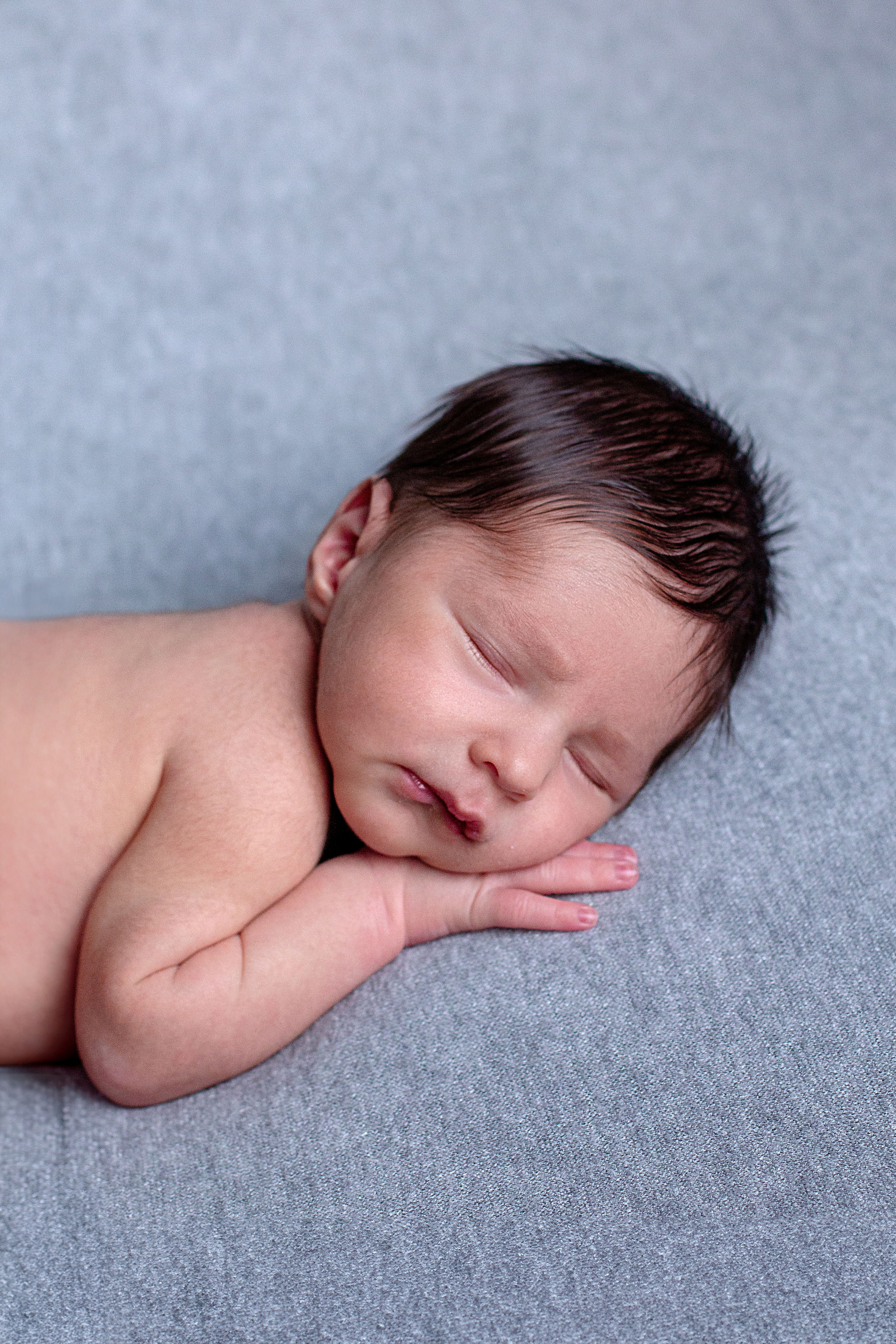 Newborn классическая. Детский и семейный фотограф в г. Бельцы