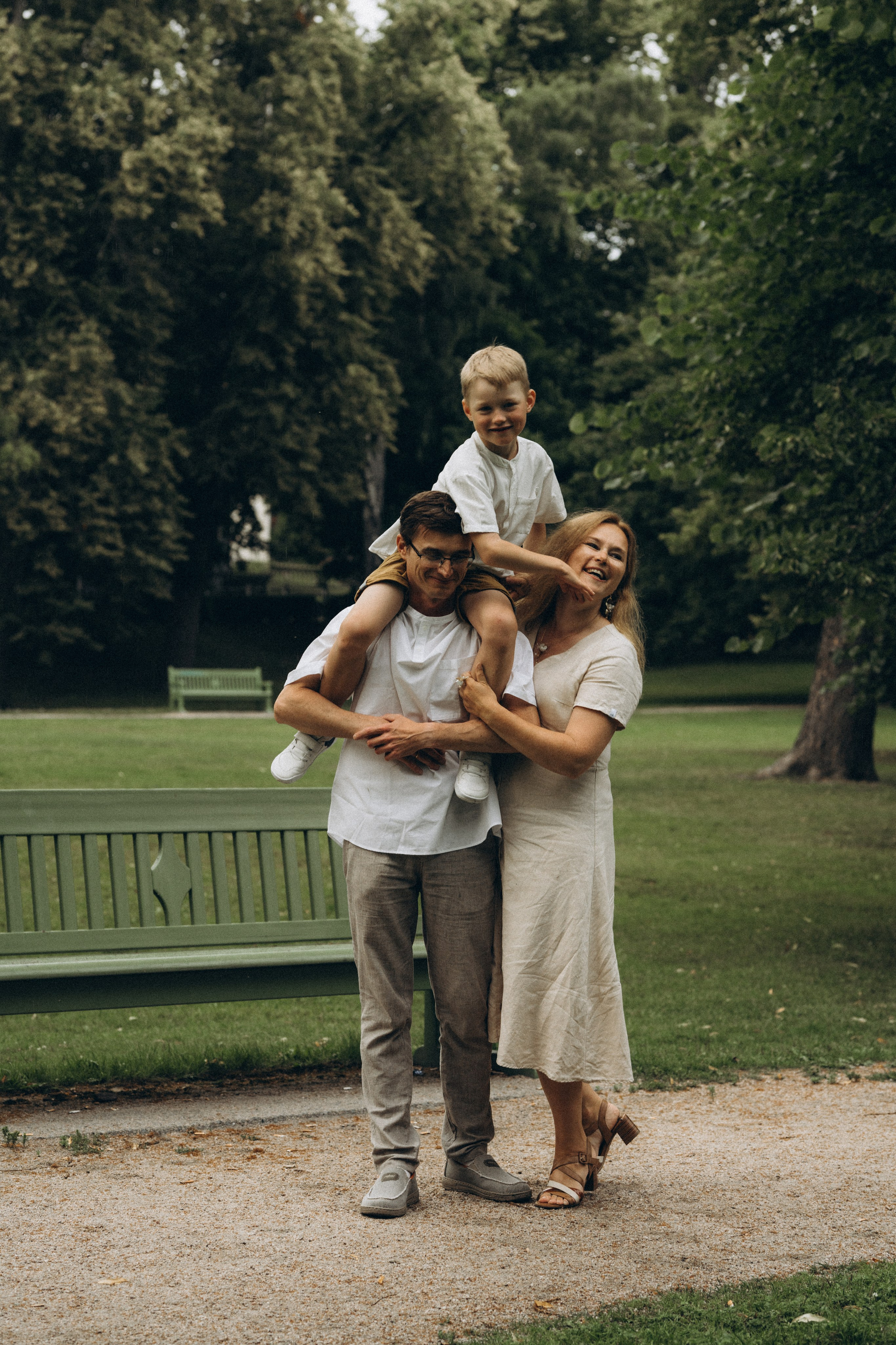 Kaivopuisto. Wedding and potrait photographer in Helsinki Vickan O