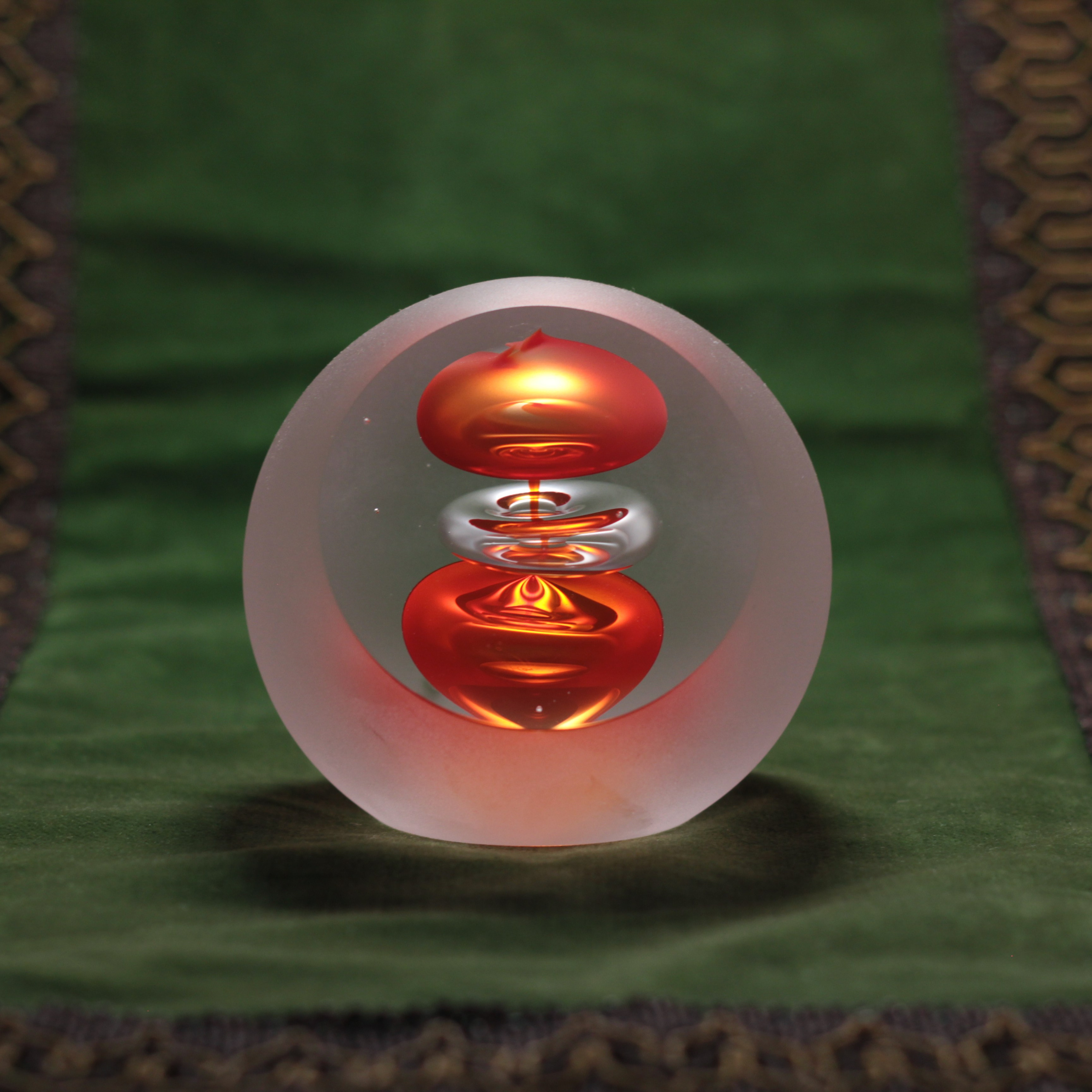 Orange. Современнные и актикварные украшения в Барселоне, Москве и Санкт-Петербурге