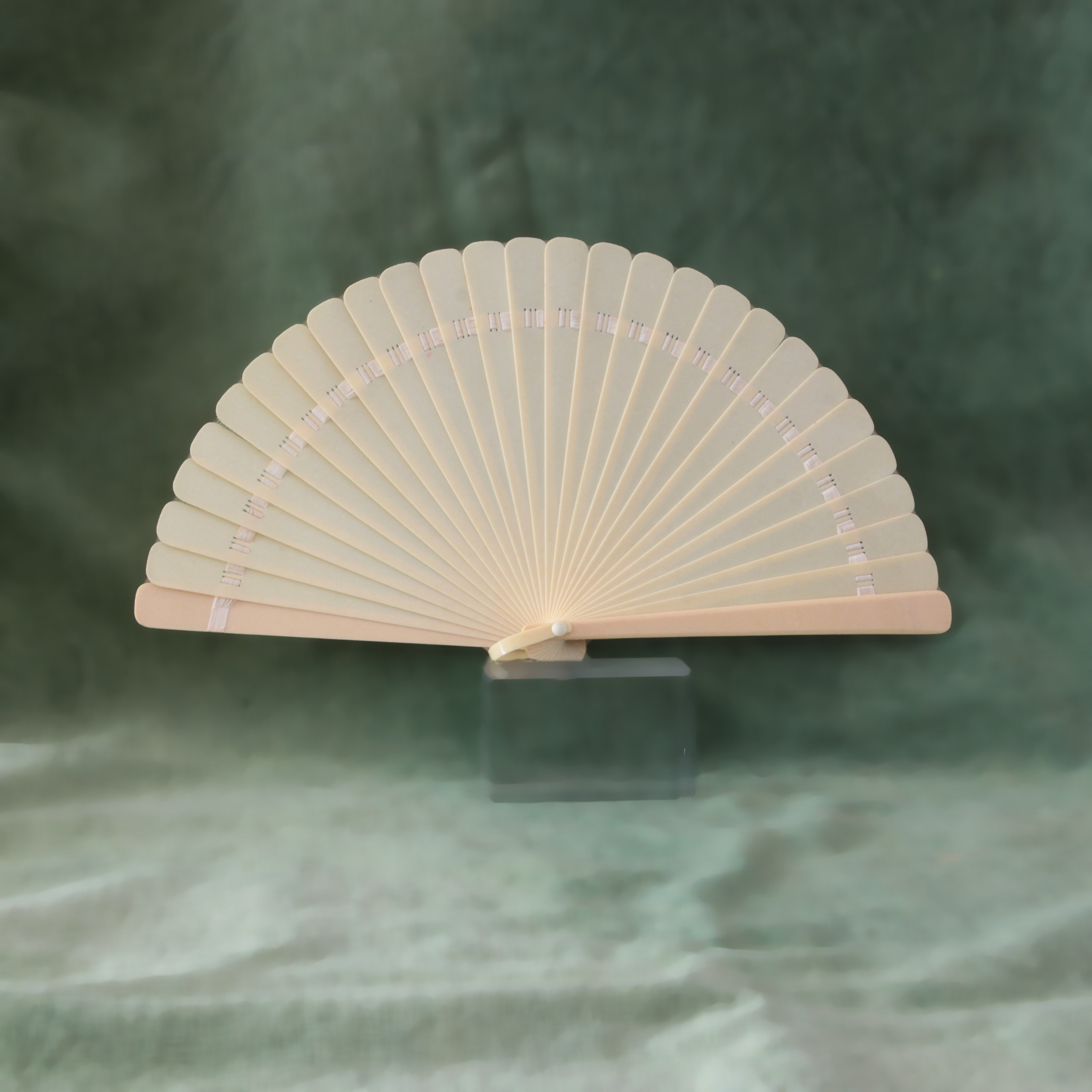 Plasticfan. Современнные и актикварные украшения в Барселоне, Москве и Санкт-Петербурге