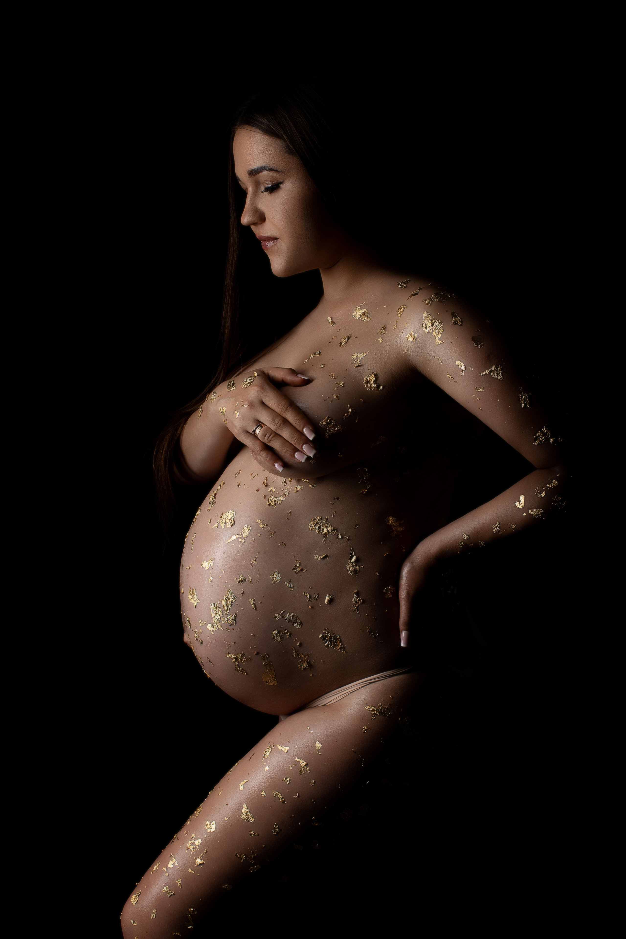 Studiofotografie, Schwangerschaft, Schwangerschaftsshooting, Fotoshooting Babybauch, Babybauchshooting, Osnabrück, Porträt, minimalistisch, schwarz-weiß, Osnabrueck, Fotograf Osnabrück, Fotografin Osnabrück, Shootinggarderobe