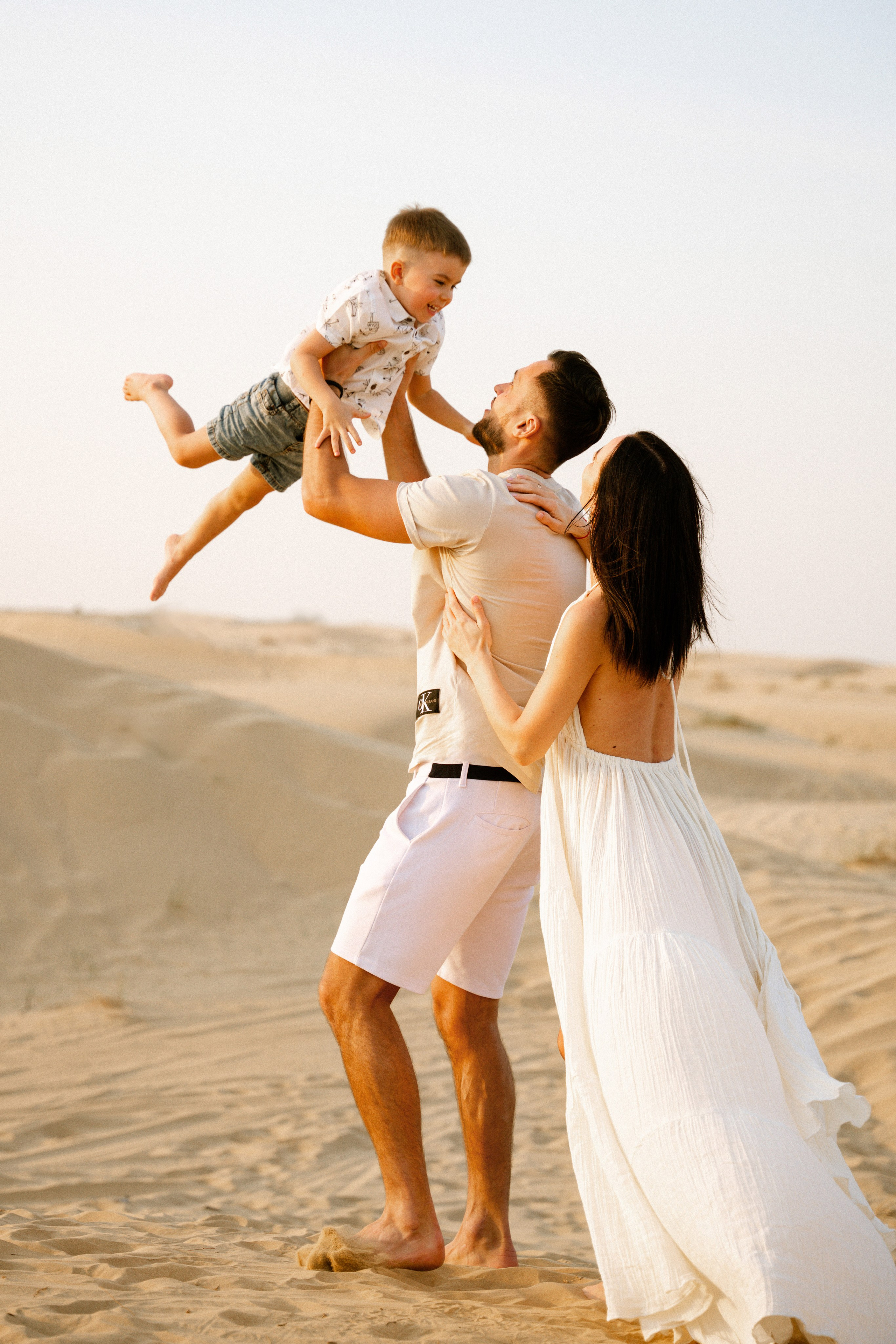 Desert play and fun. Angela Iakovleva — Family Photographer in Dubai