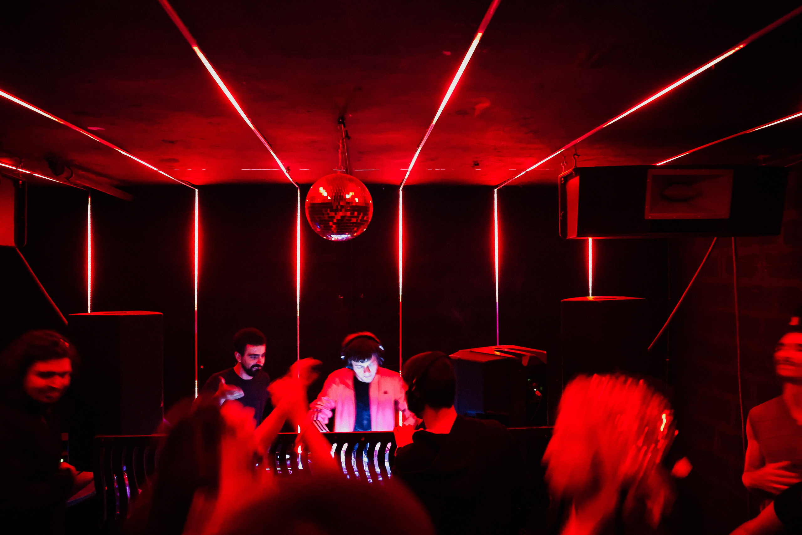 Event reportage (WHATISGOINGON x HOW). Asmikiam