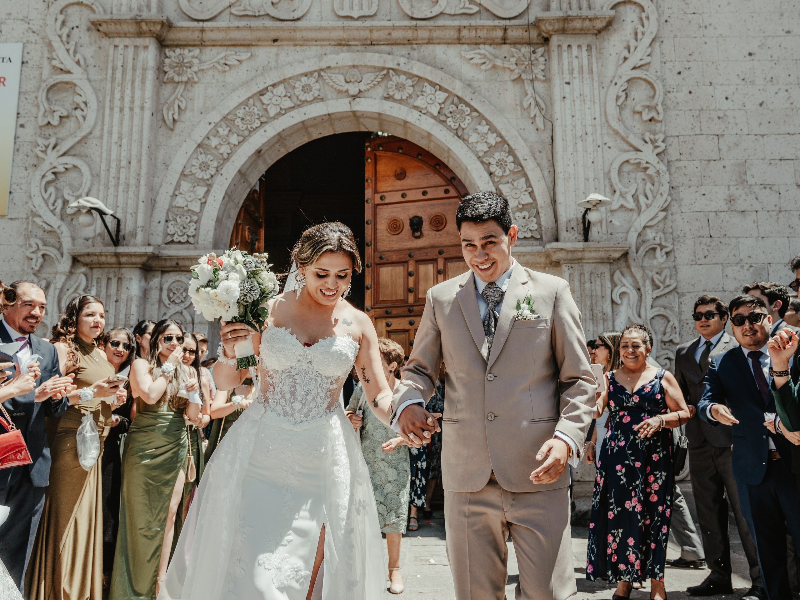 CARLA Y MARIO BODA RELIGIOSA. Studio KVTA | Fotografía y Video de Bodas en Arequipa