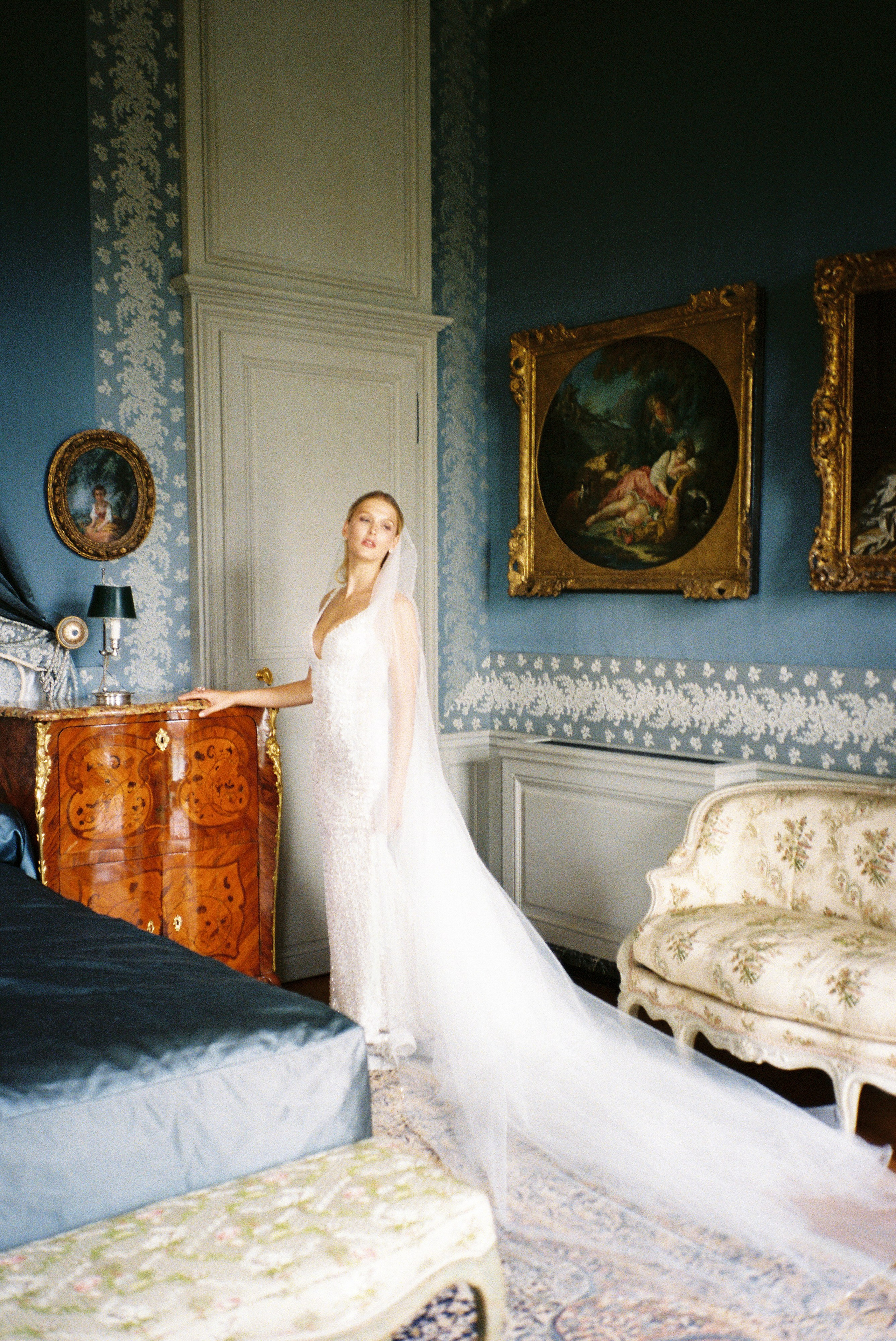 A luxury wedding at Chateau de Villette, just 40 minutes from Paris, captured entirely on film photography