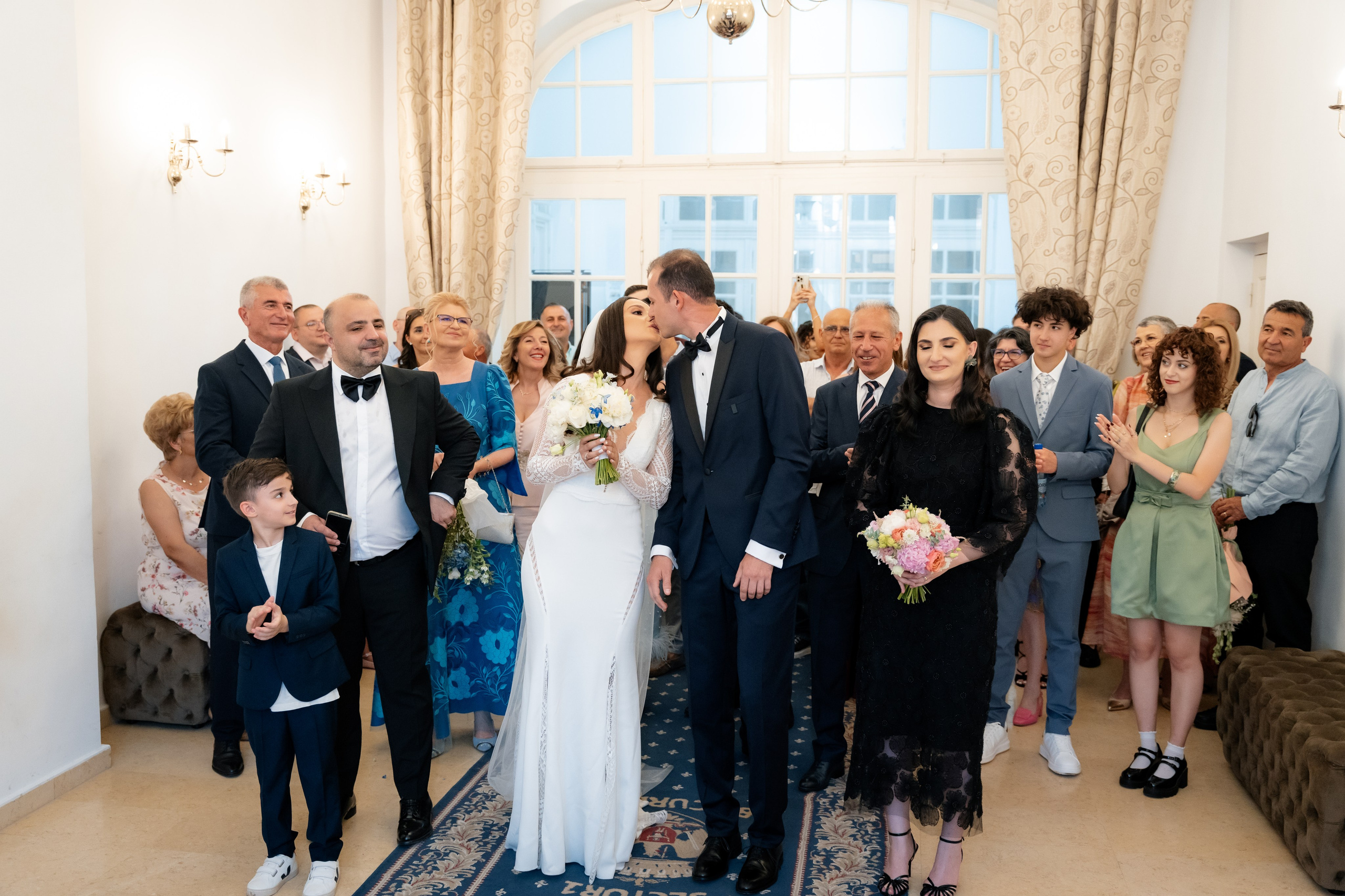 Elly & Andrew. Destination Wedding Photographer Alex Pasarelu