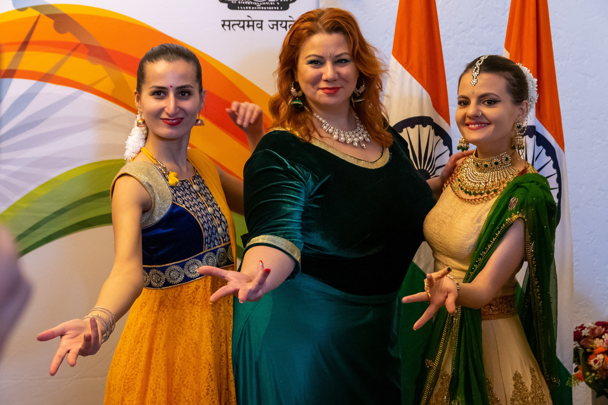 Fotograf corporate, sedinta foto business, pret fotograf corporate, Servicii Profesionale pentru Evenimente de Business, Portrete business, fotografii pentru evenimente organizate de companii, fotografie de produs, Poze business bucuresti, Fotografii profesionale bucuresti, Fotografii portret profesionale, fotograf corporate Bucuresti, Fotografie E-commerce, pret fotograf corporate, fotografie corporate pentru profil web sau reviste, produse comerciale, fotograf hala de productie, evenimentele companiei, fotografii de portret angajati, fotografii echipa, fotografii site, fotografie comerciala.