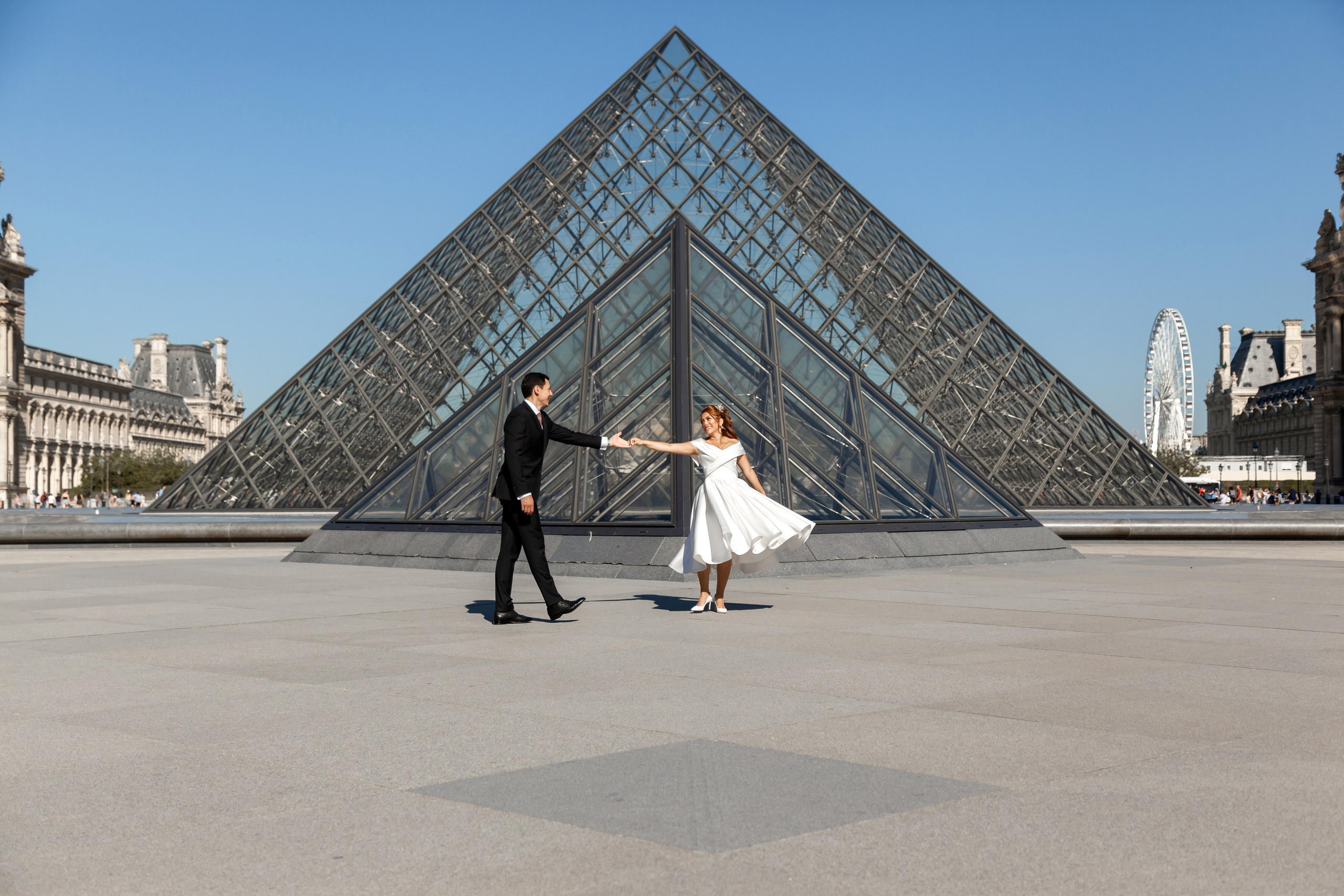Musée du Louvre / Dmitry & Flavia. Wedding, event and family photographer in Paris, Emilian Olaru