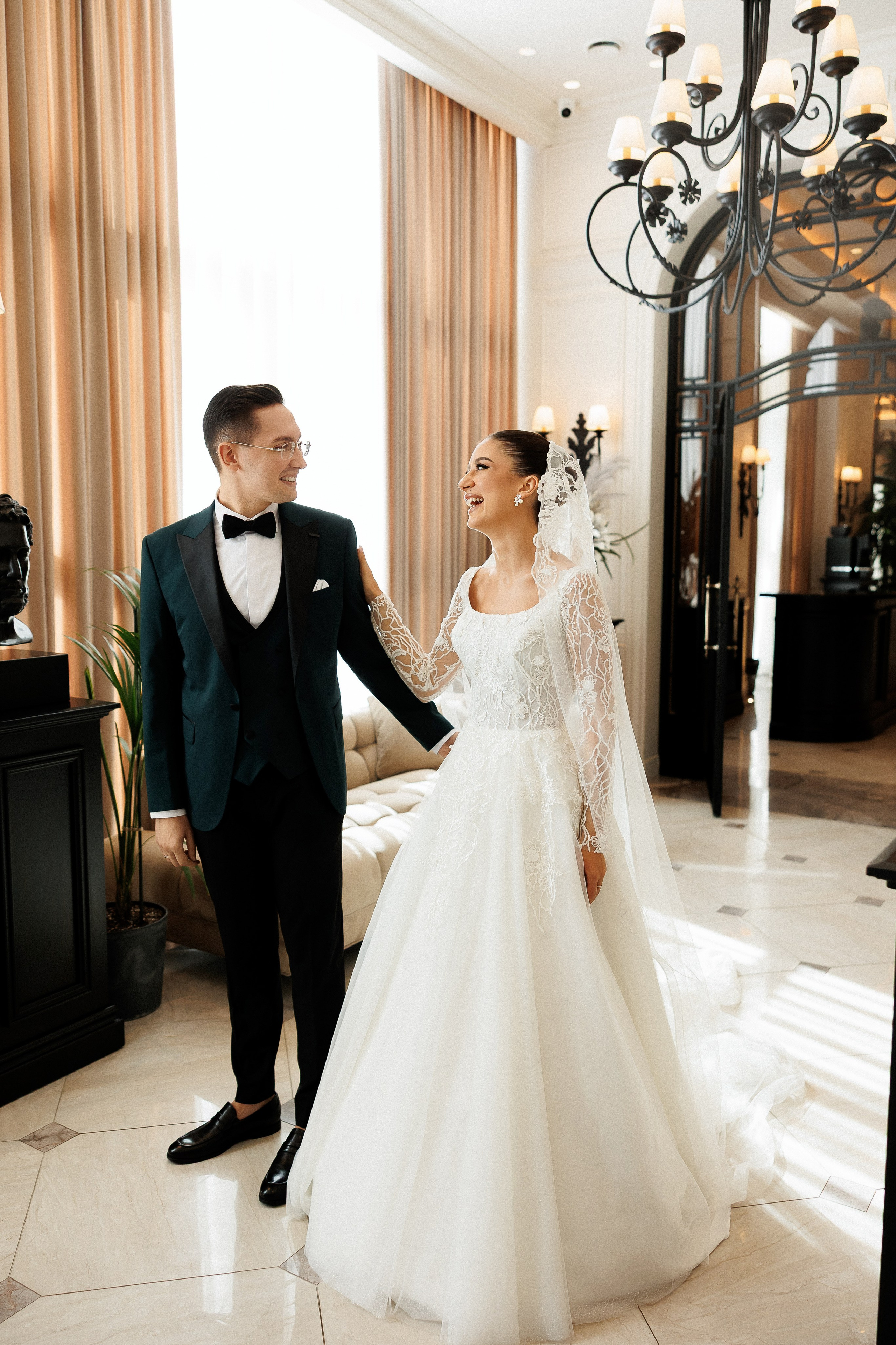 Serghei & Erica — Queen Residence. Servicii Foto și Video 067188353