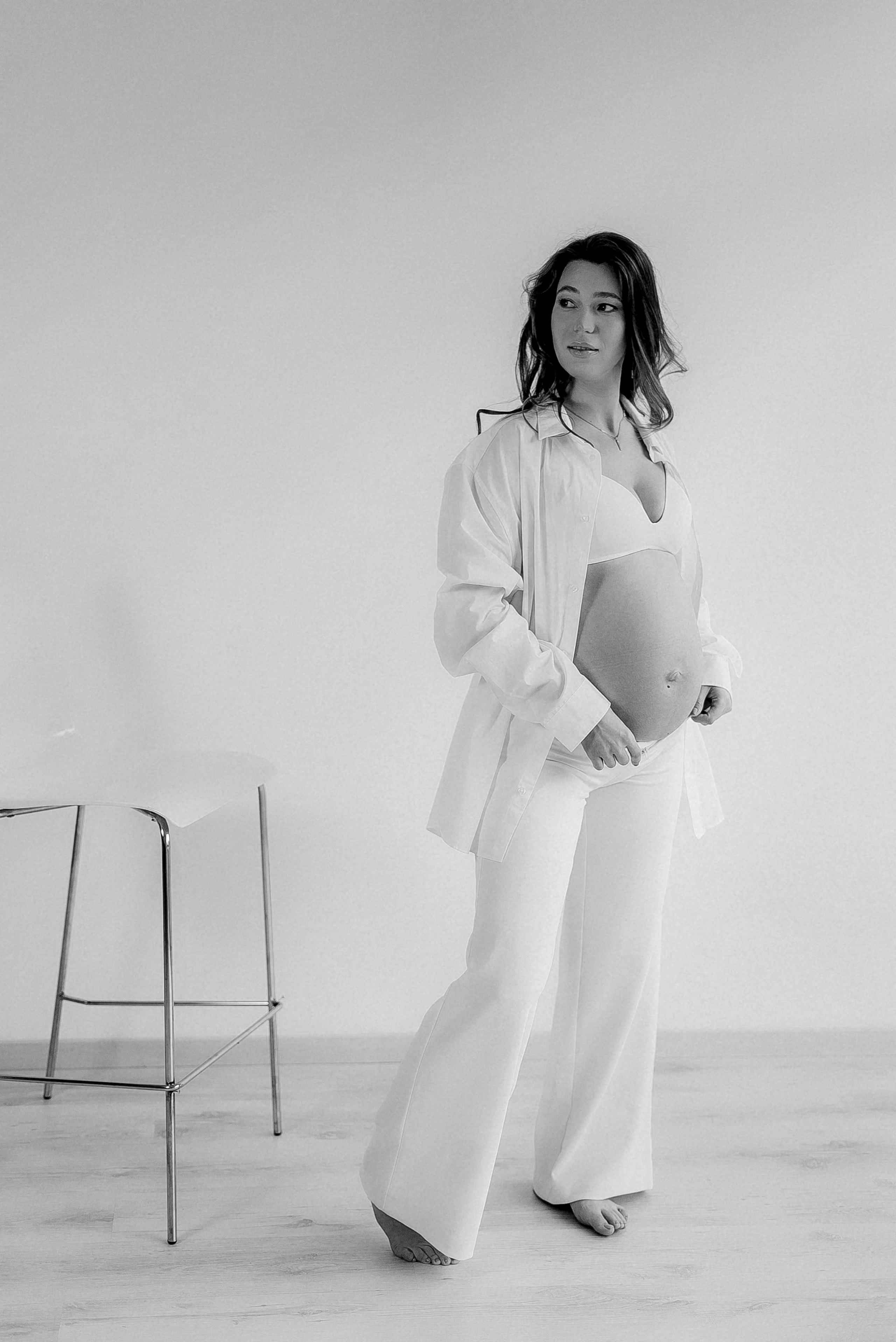 Фотосессия беременной в студии и возле моря. Портретный и семейный фотограф в Лимассоле Кипр Анна Руссу