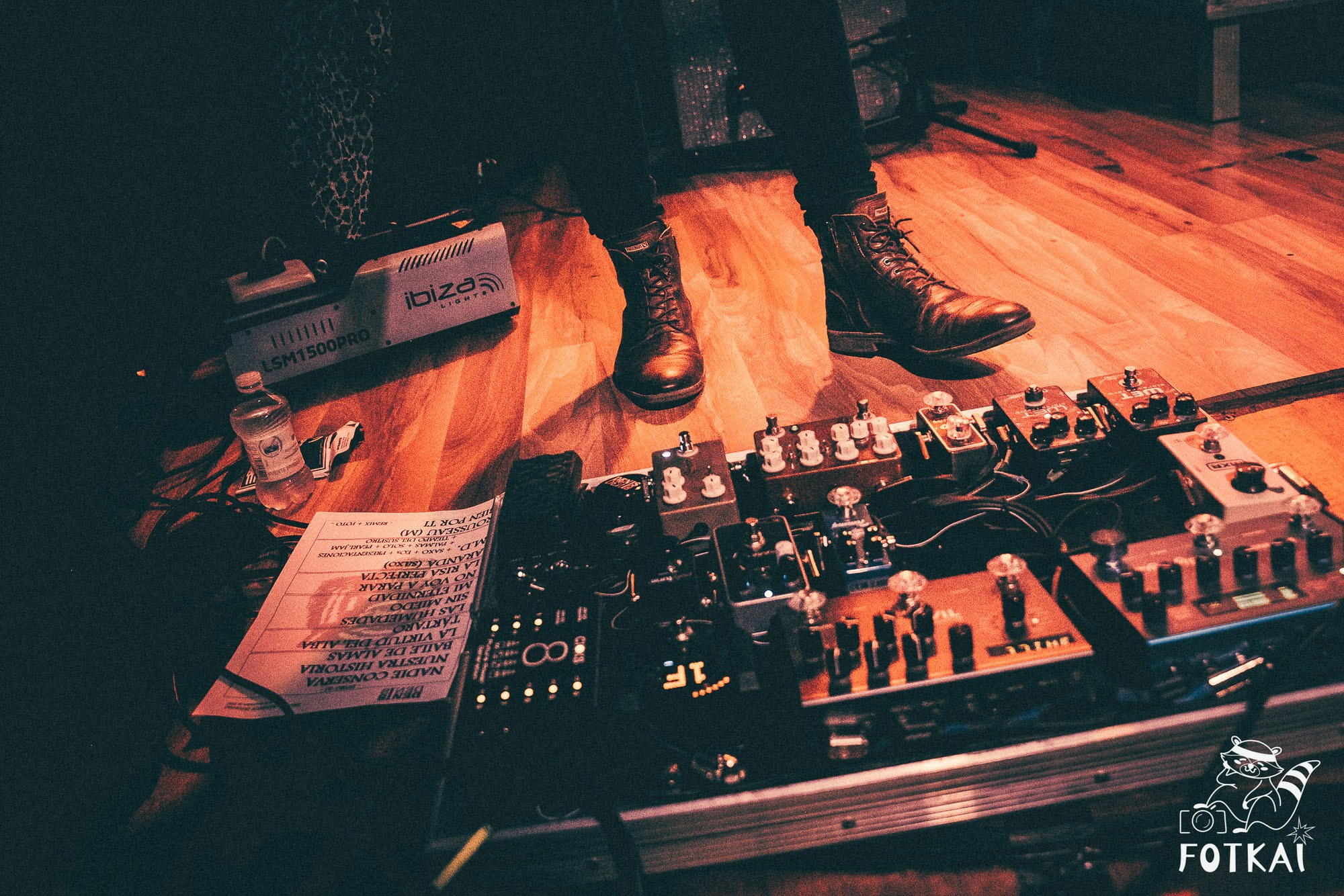 DENISDENIS — reportaje fotográfico del concierto en la Sala Marearock (Alicante) | FOTKAI