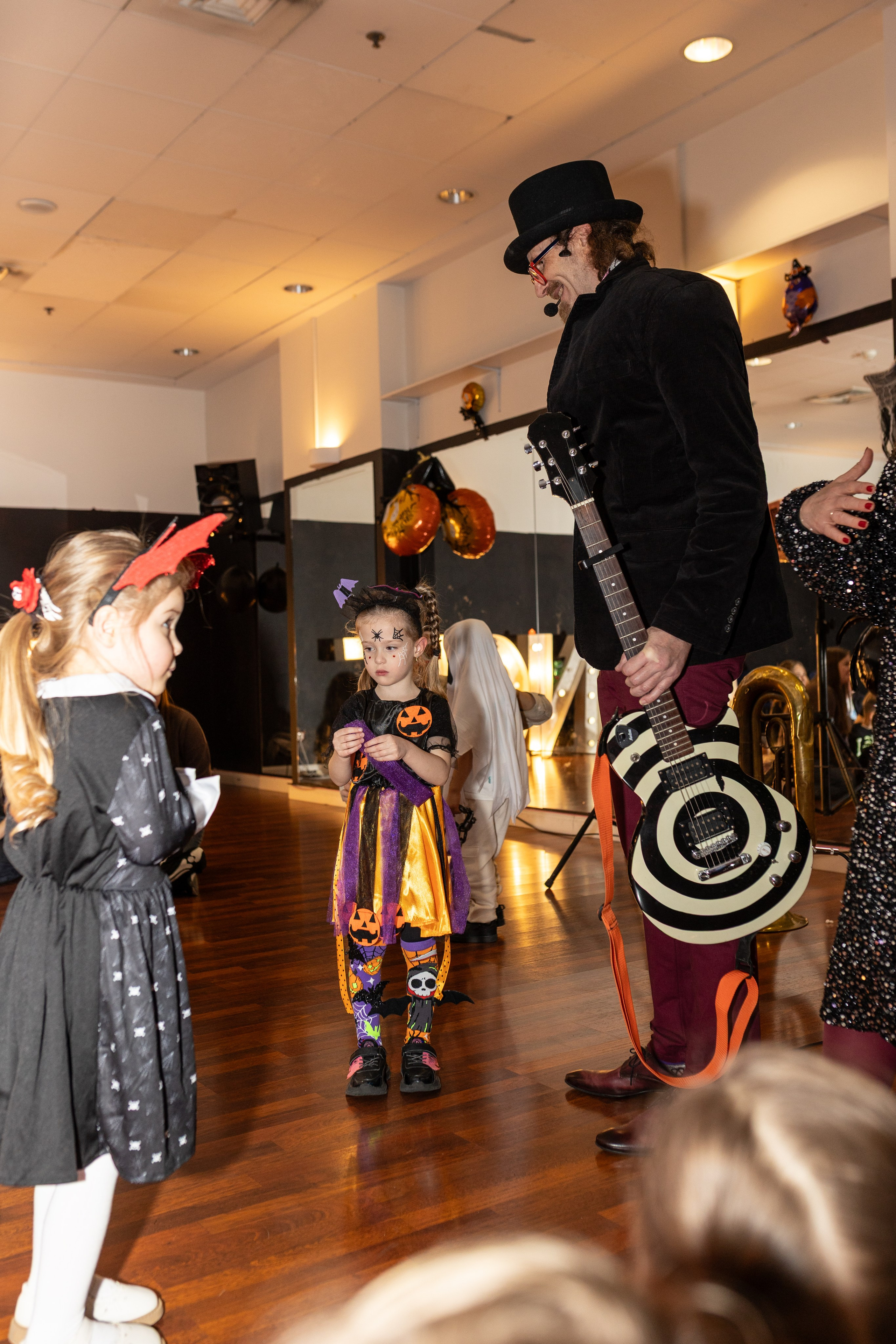 Leo dance studio Helloween 2025. Семейный и детский фотограф в Варшаве Мила Бобровская