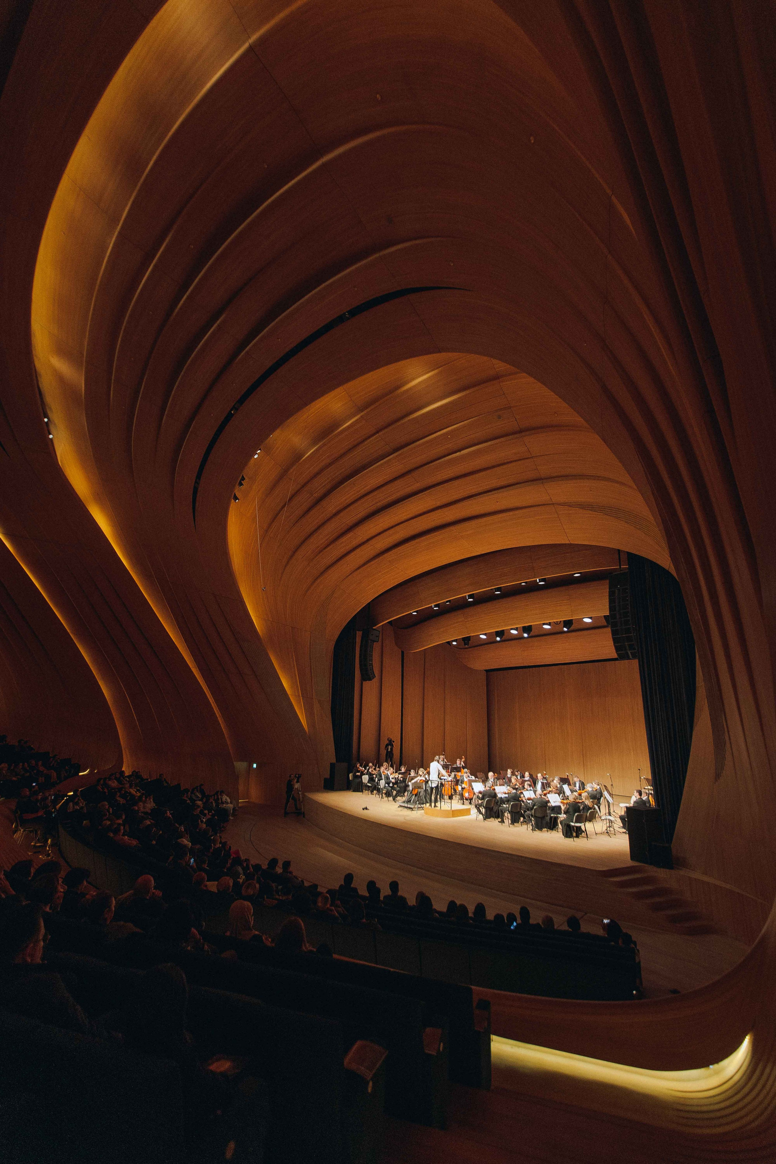 The Tchaikovsky Academic Grand Symphony Orchestra in Baku. Wedding&Event photographer Ismail Rzayev in Baku