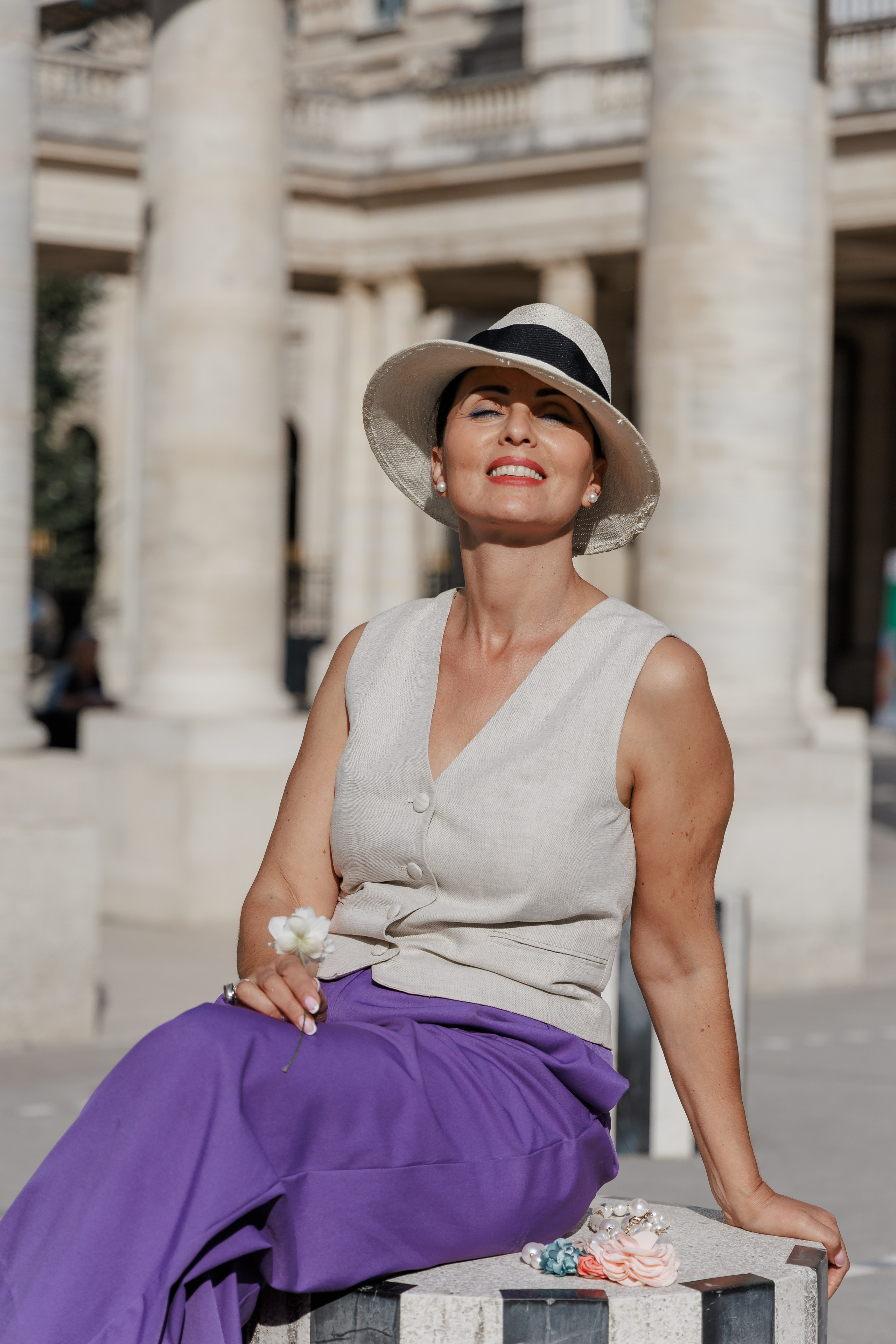Timeless Elegance: Solo Photoshoot at Palais Royal. Photographe à Paris