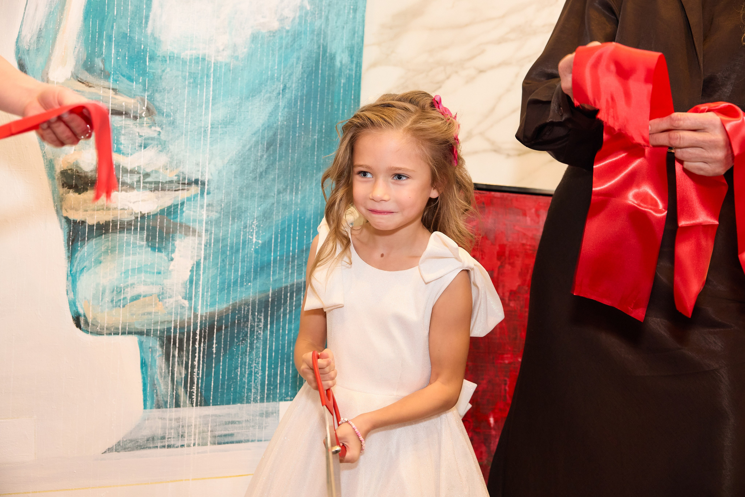 Авторская благотворительная художественная выставка Дианы Бортник. Фотограф Юлия Маковеева