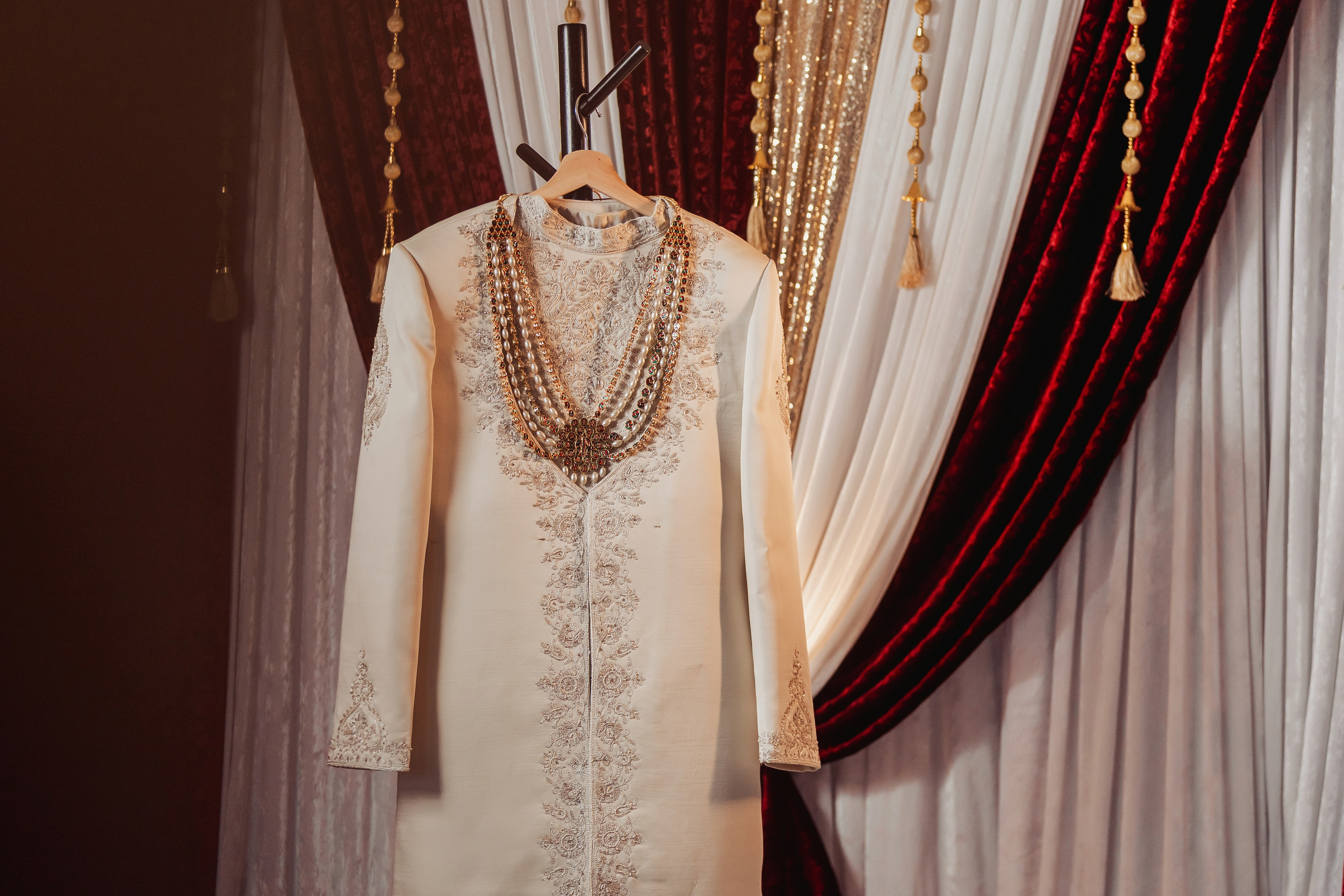 Gagan & Jasmeen. Wedding Photographer & Cinematographer studios