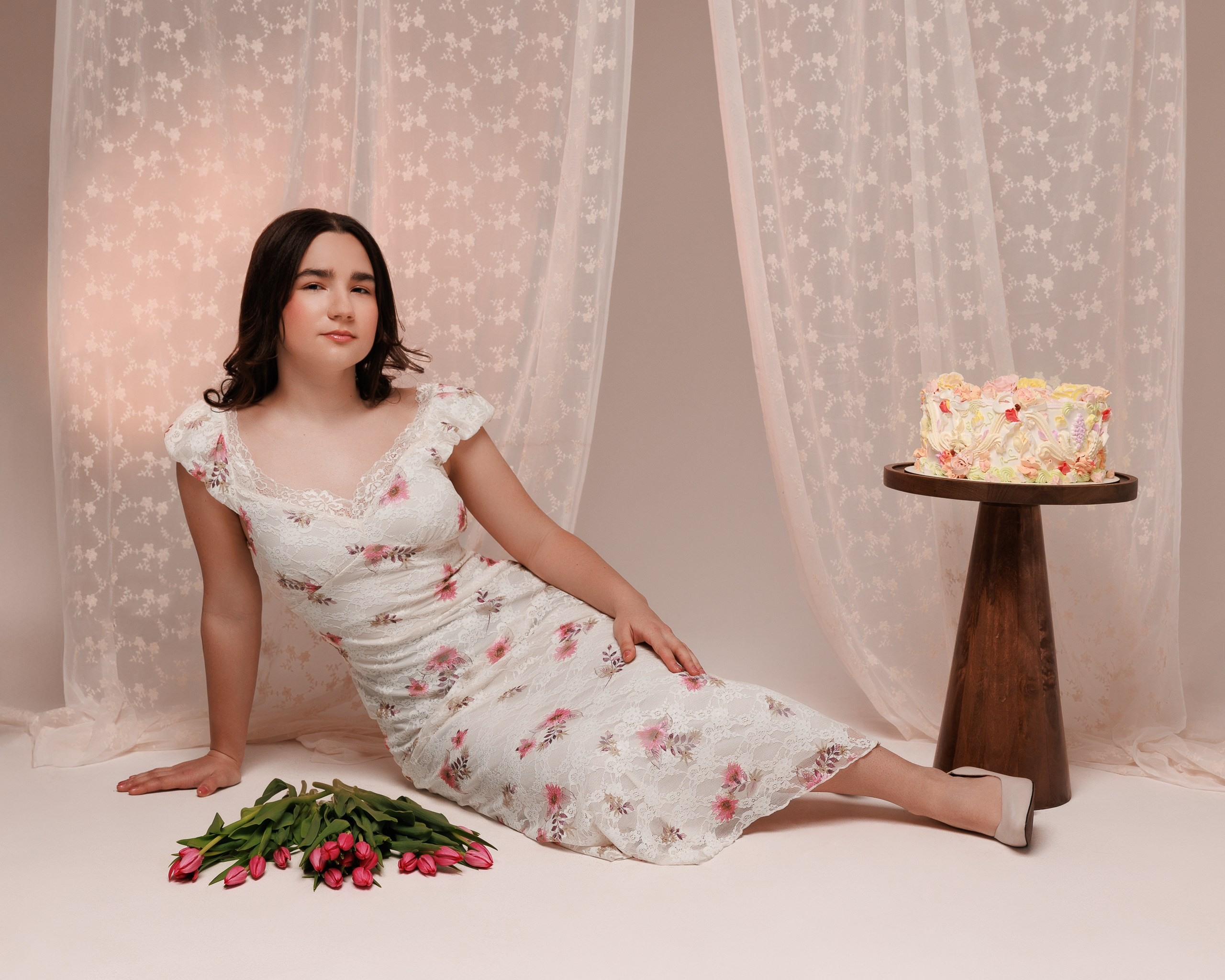 GLORIA Sweet 16. I am a portrait photographer, creating portraits at all stages of your life! Welcome to my studio place in Westmount, Quebec