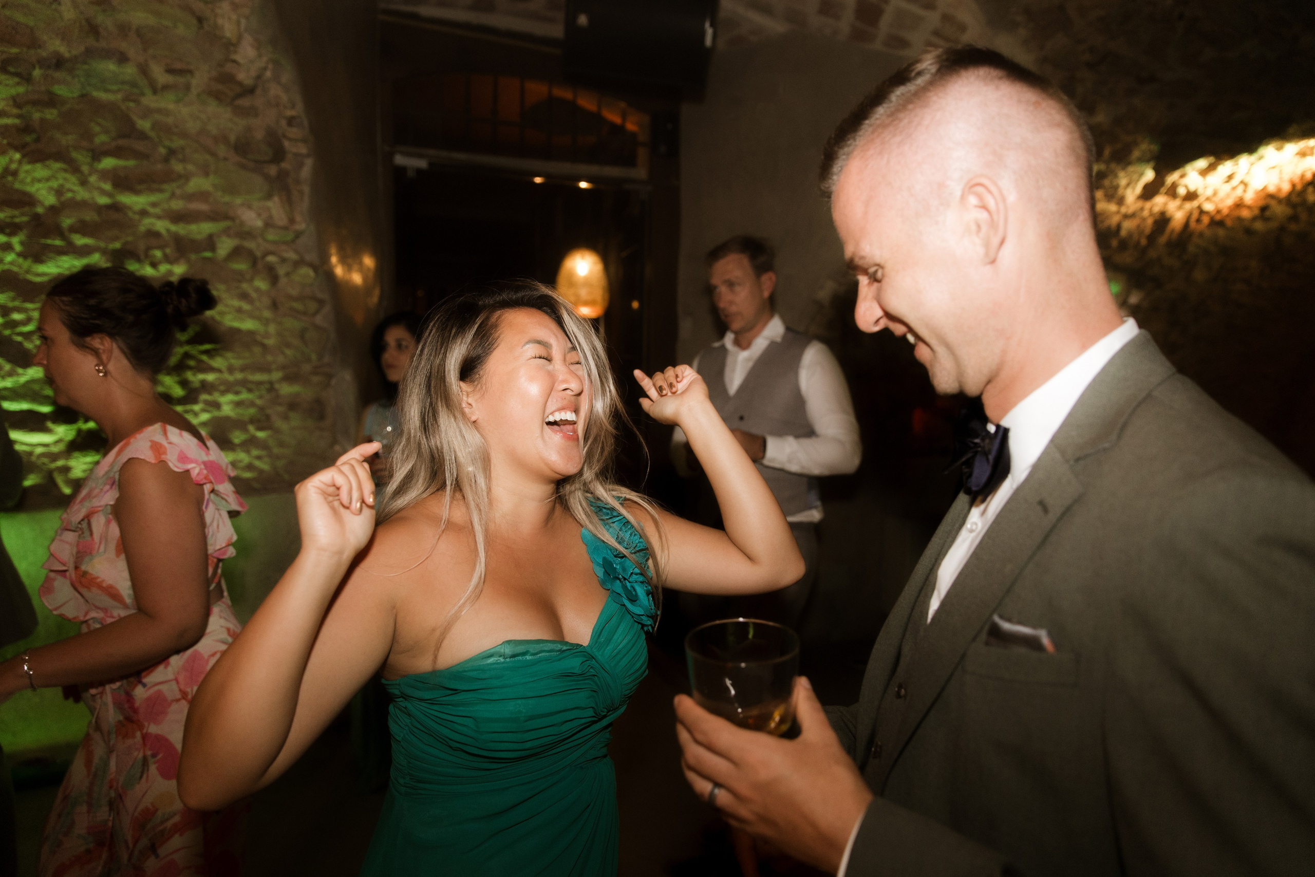 PJ & Yonna. Hotel Castell d’Emporda. Paola fotógrafo / videografo de bodas en Barcelona