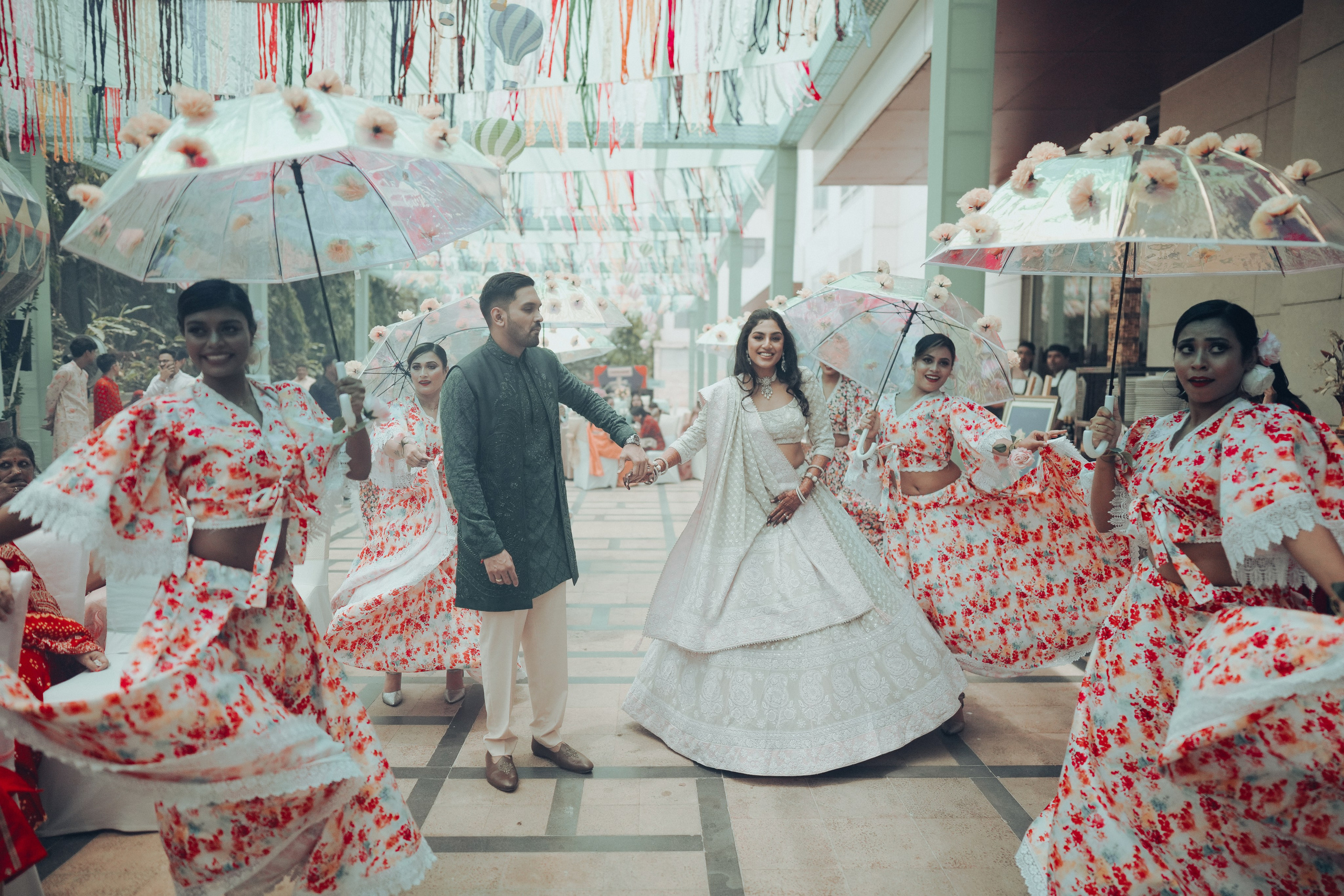 HALDI & MEHANDI. Wedding photographer Stalen Robert