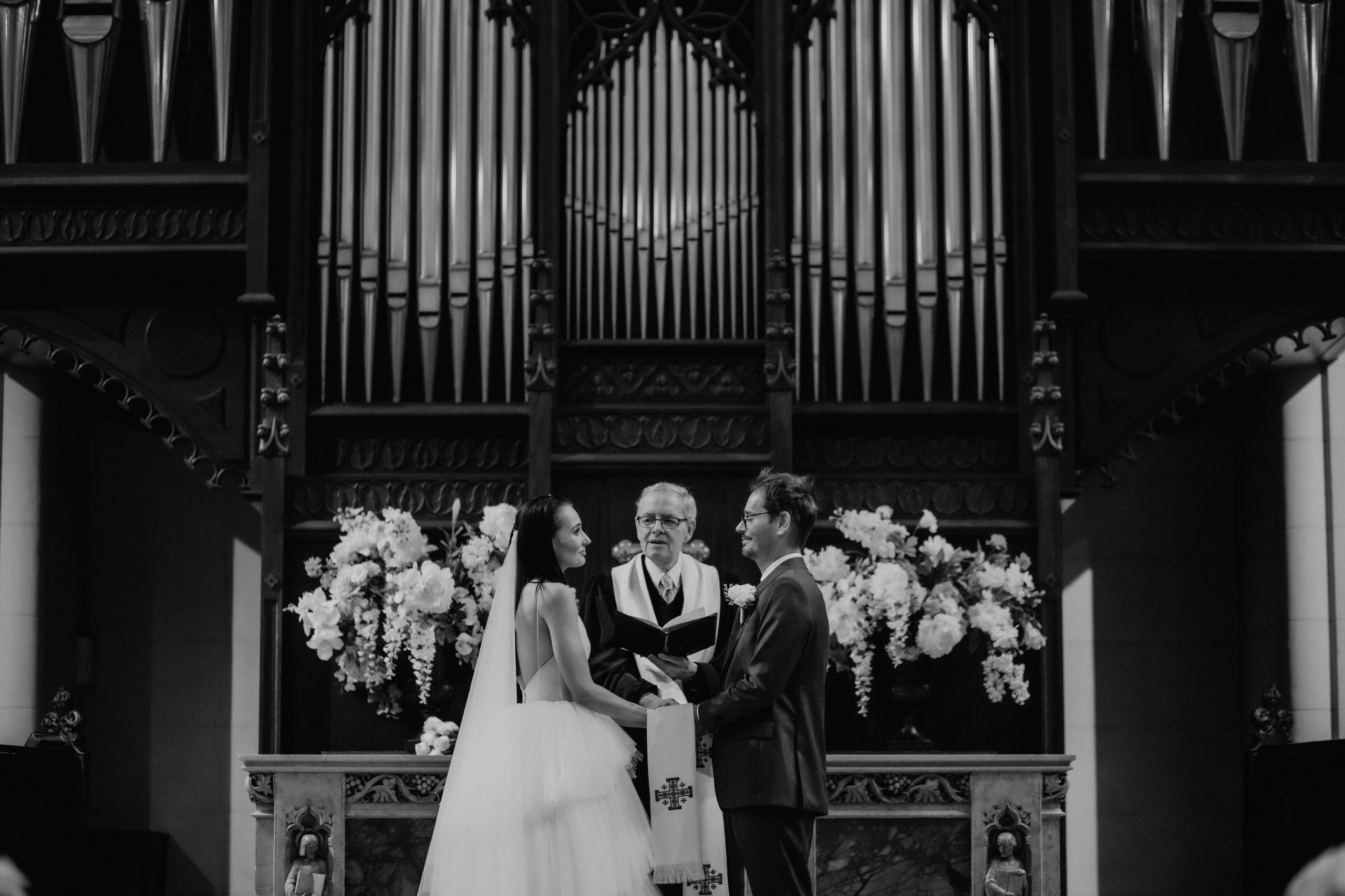 Suzi & Alex | Paris Wedding with a Vintage Car. Paris Wedding Photographer