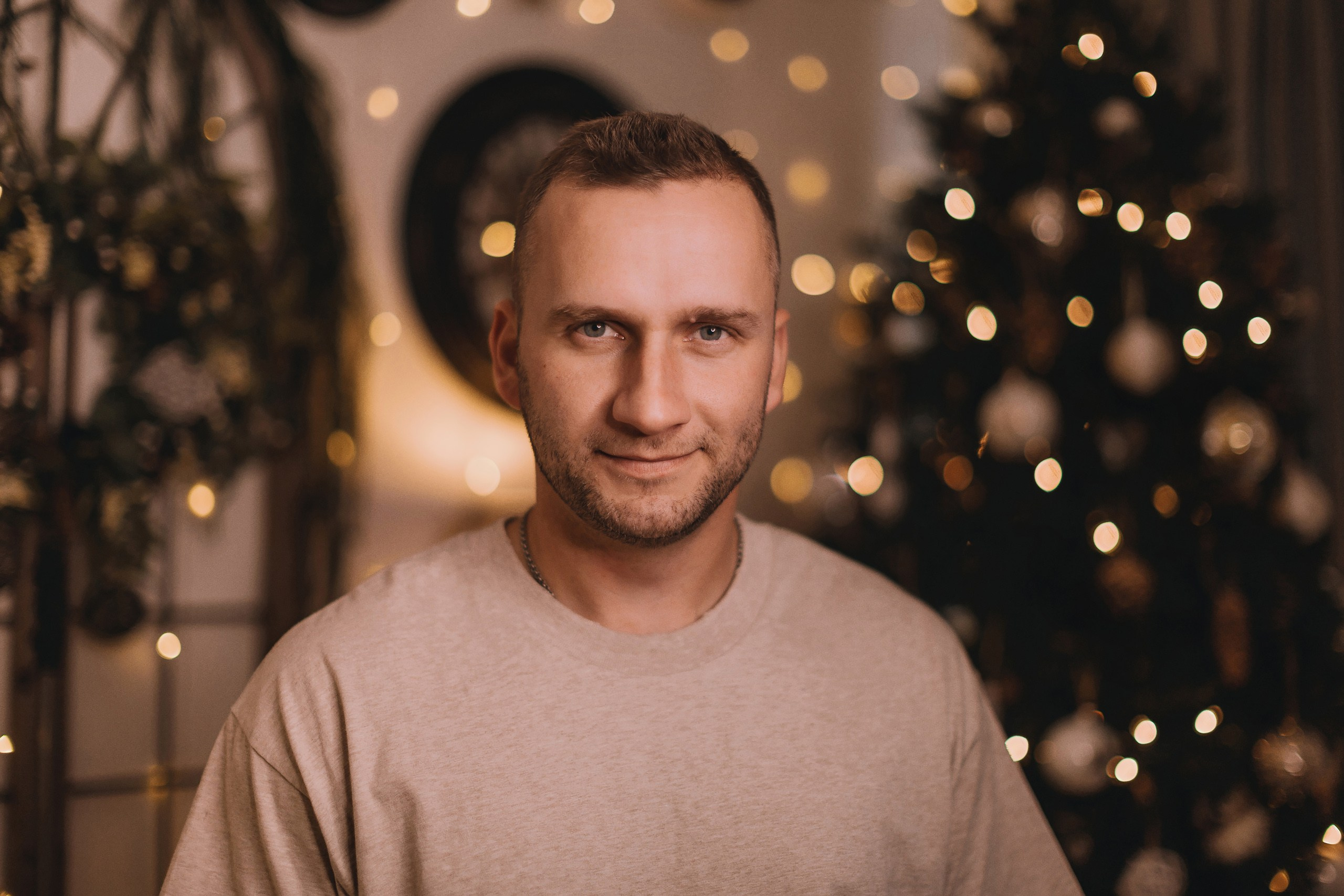 11.15.2025 Christmas Photoshoot. Wedding family event photographer in Chicago Nick Yushevich