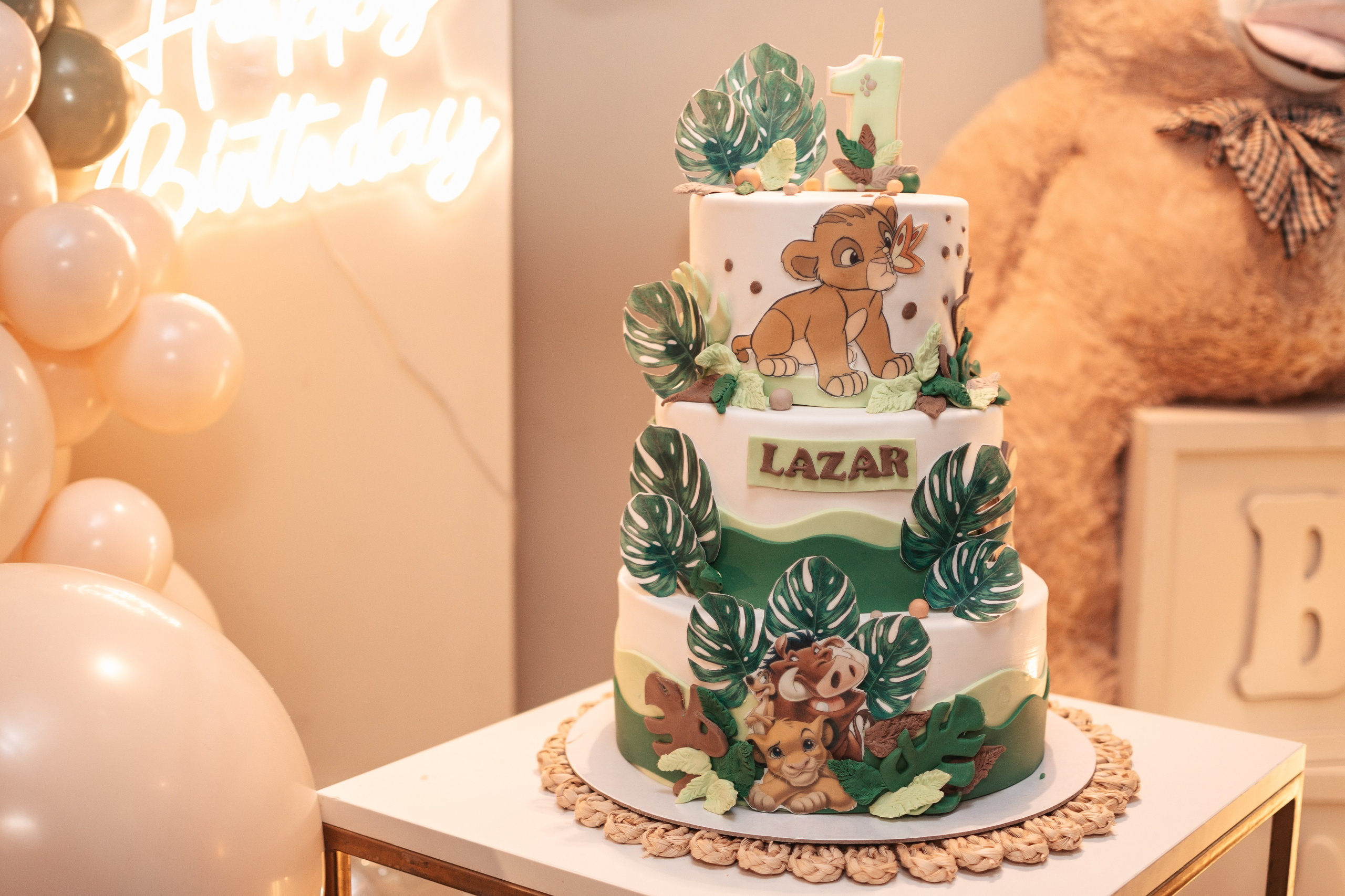 Lazar, krštenje i rođendan. BambinaaPhotography