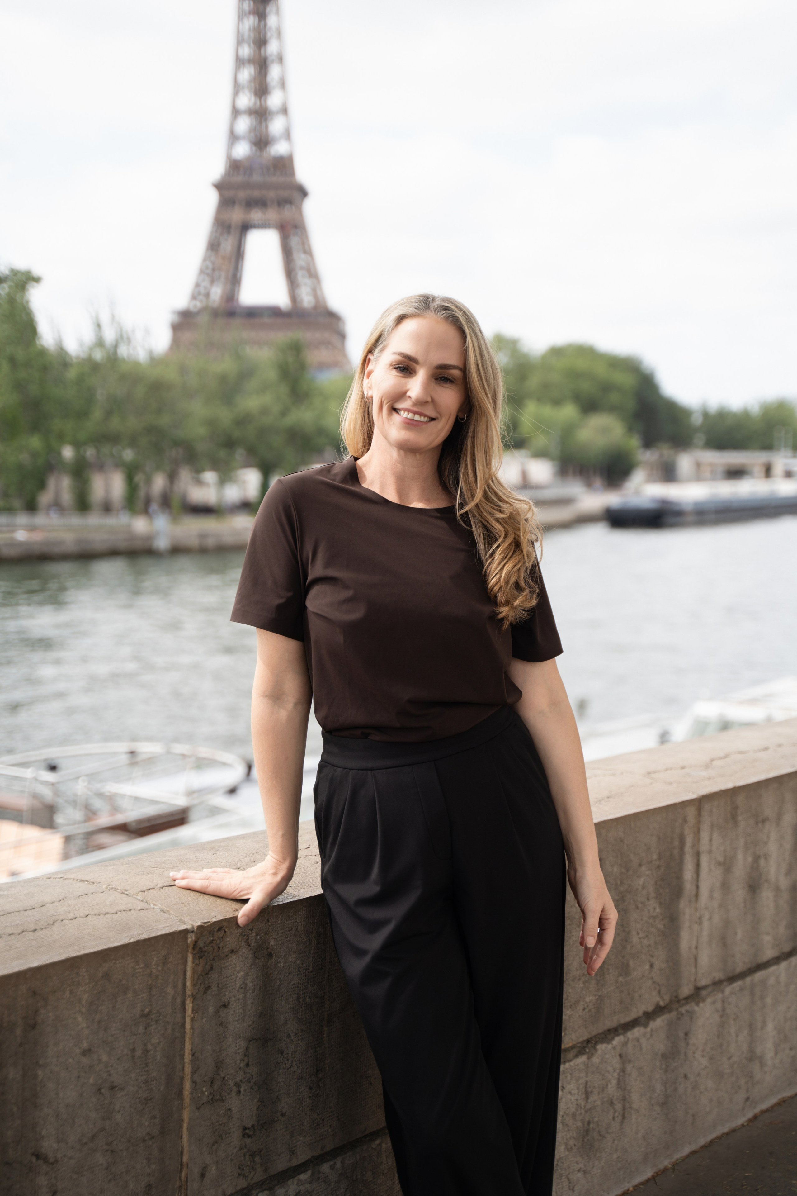Content Nadia (2.5 hours). Photographer in Paris|Solo and groups, portraits & content, couples photo-shoot in Paris at the best locations