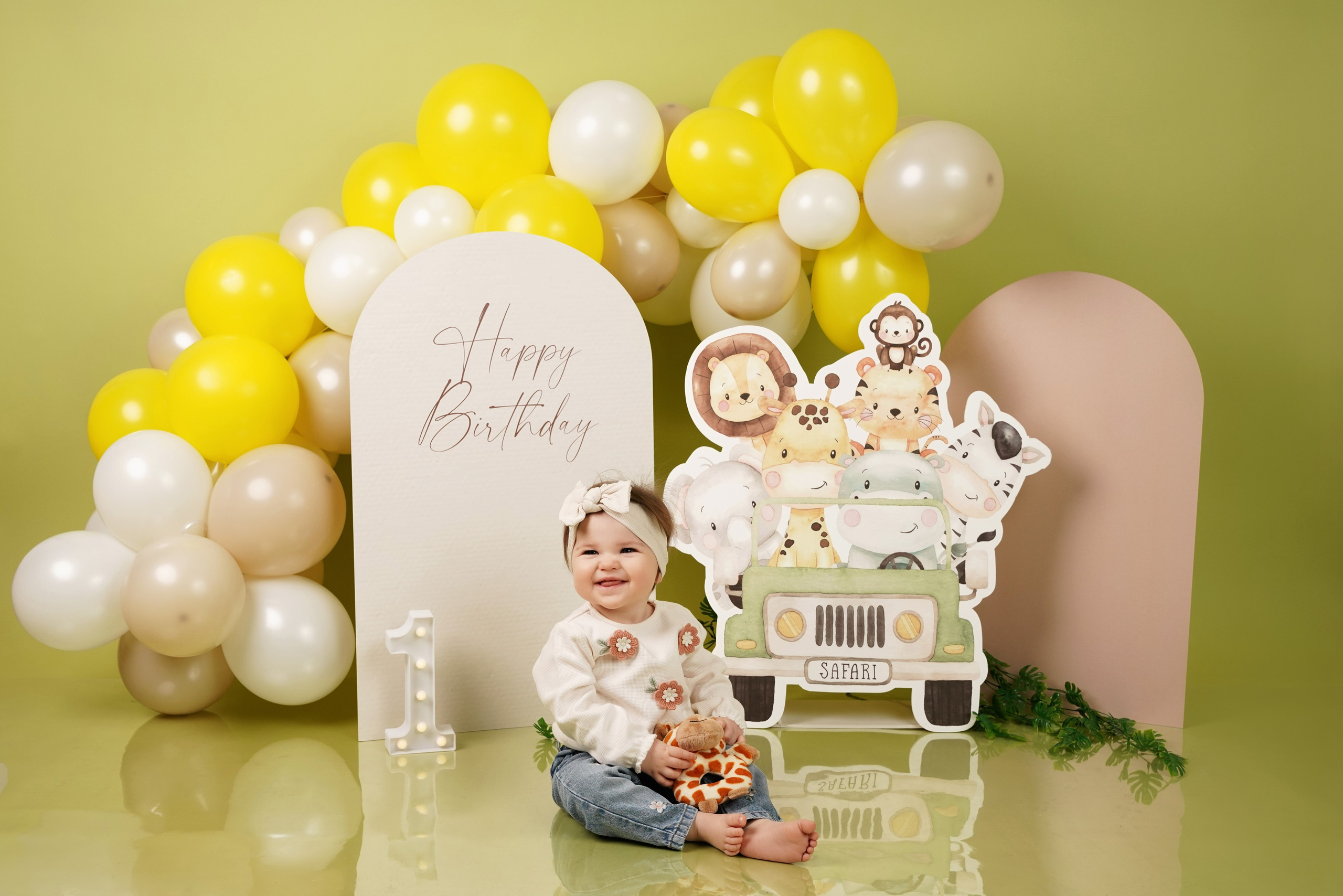 1. Geburtstag Fotoshooting im Safari-Stil mit gelber Ballongirlande – Fotostudio Augsburg