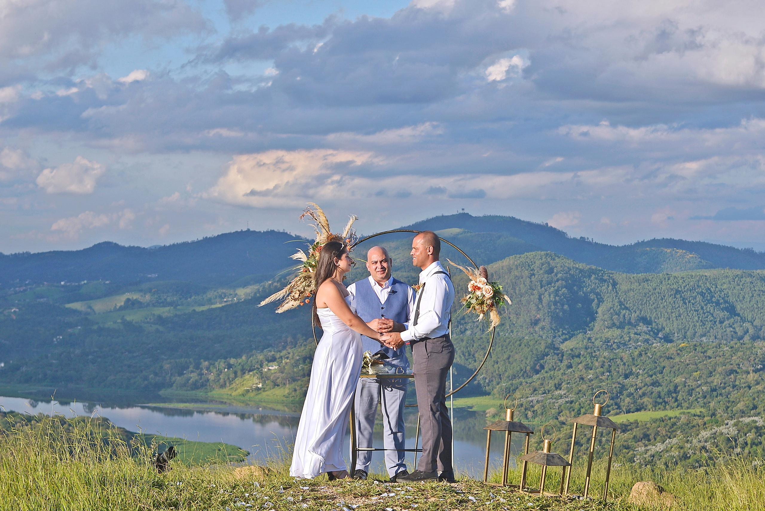 Jefferson & Juliana — Morro do Capuava, Pirapora do Bom Jesus. Produtora Bride