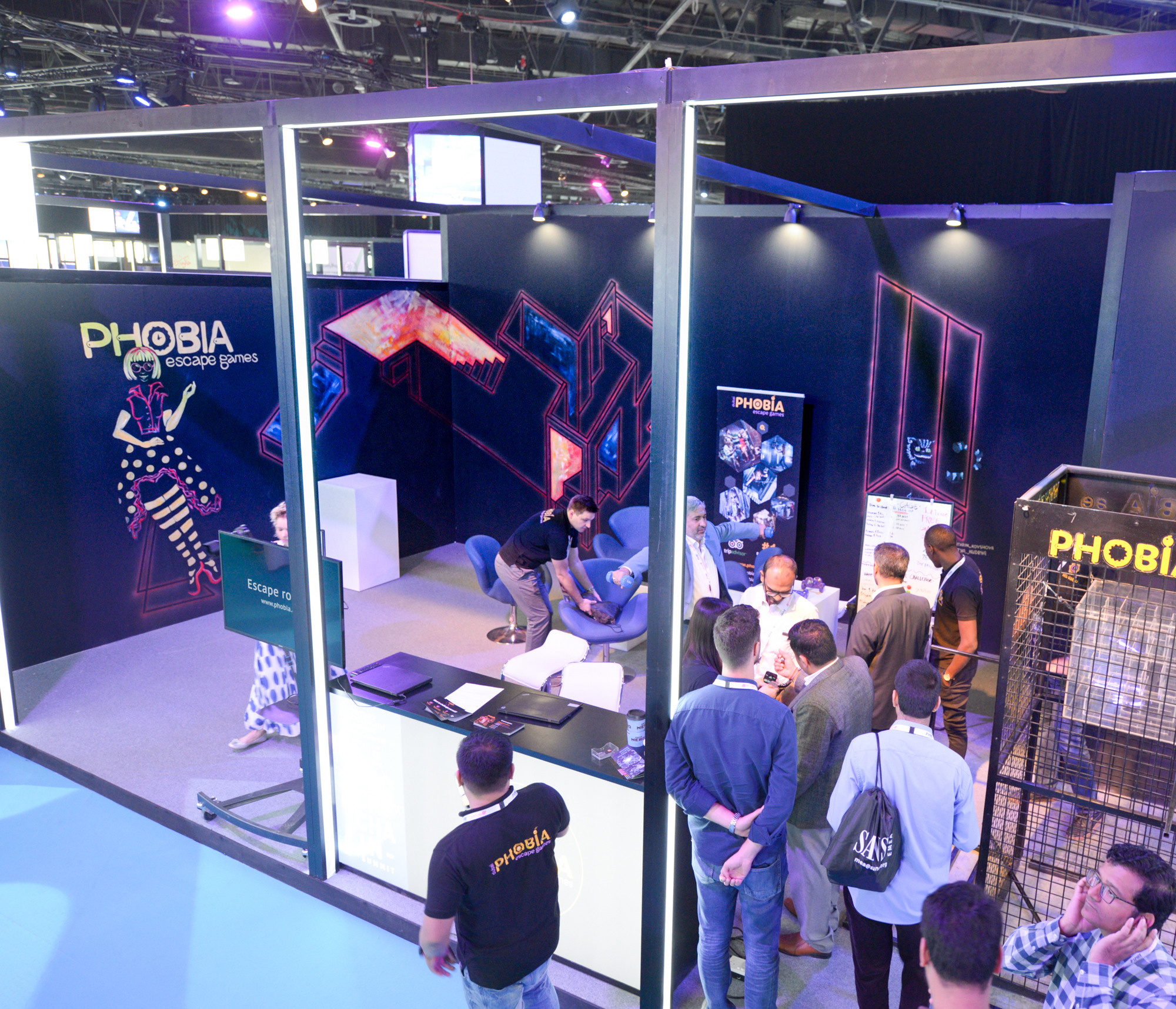 Created to order different artworks. Professional Artist, teacher of art, Artistic Photographer In Dubai (U