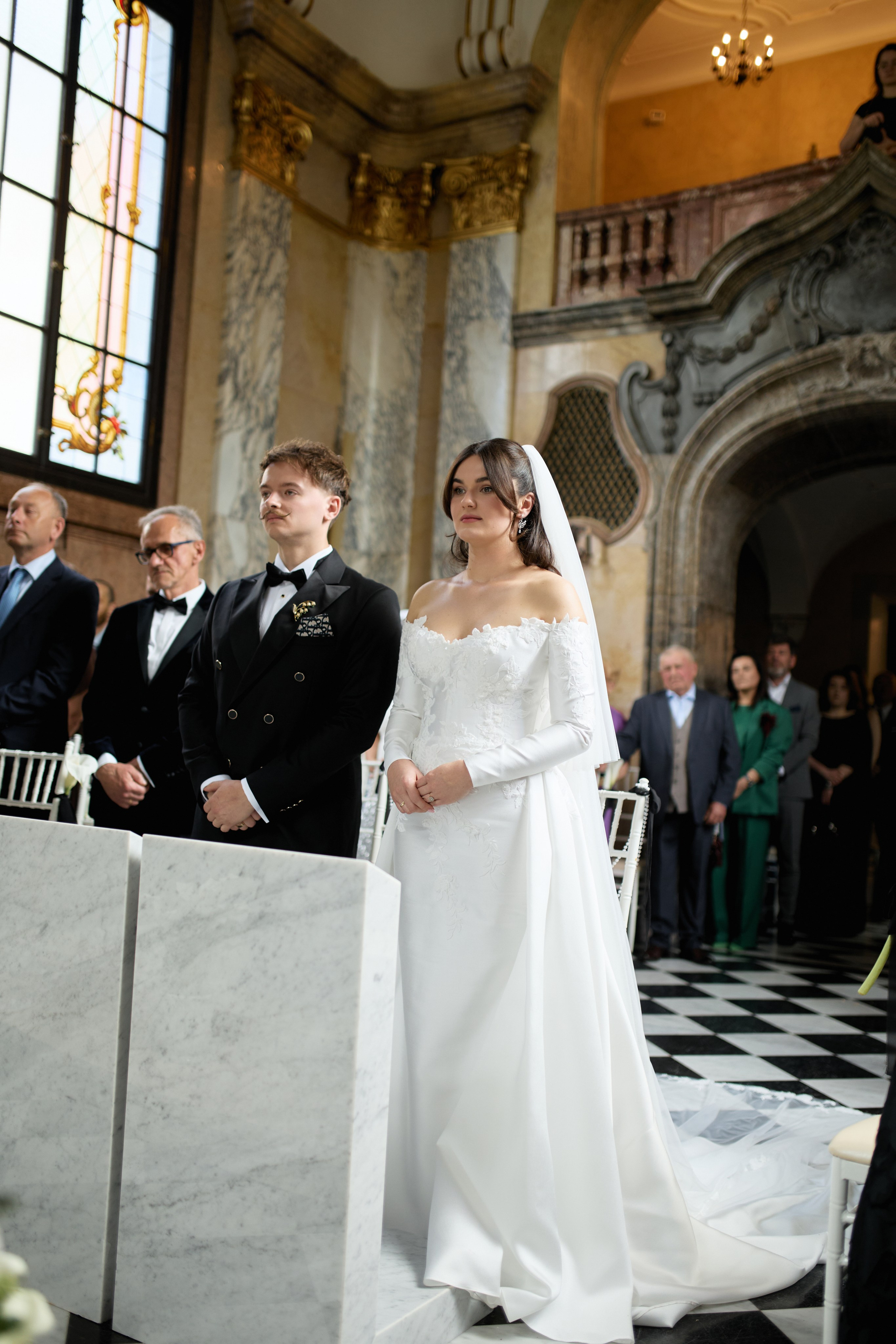 Wiktoria & Kacper. Pałac Goetz. Fotograf ślubny i rodzinny w Krakowie Yana Klymova
