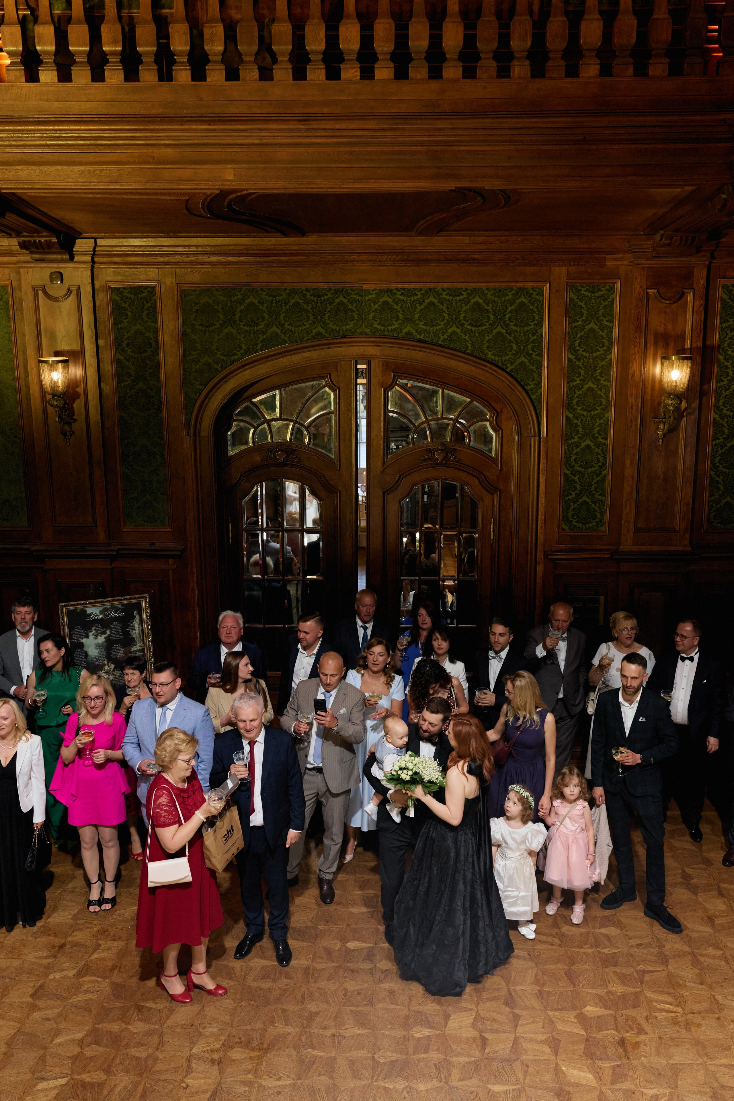 Wiktoria & Kacper. Pałac Goetz. Fotograf ślubny i rodzinny w Krakowie Yana Klymova