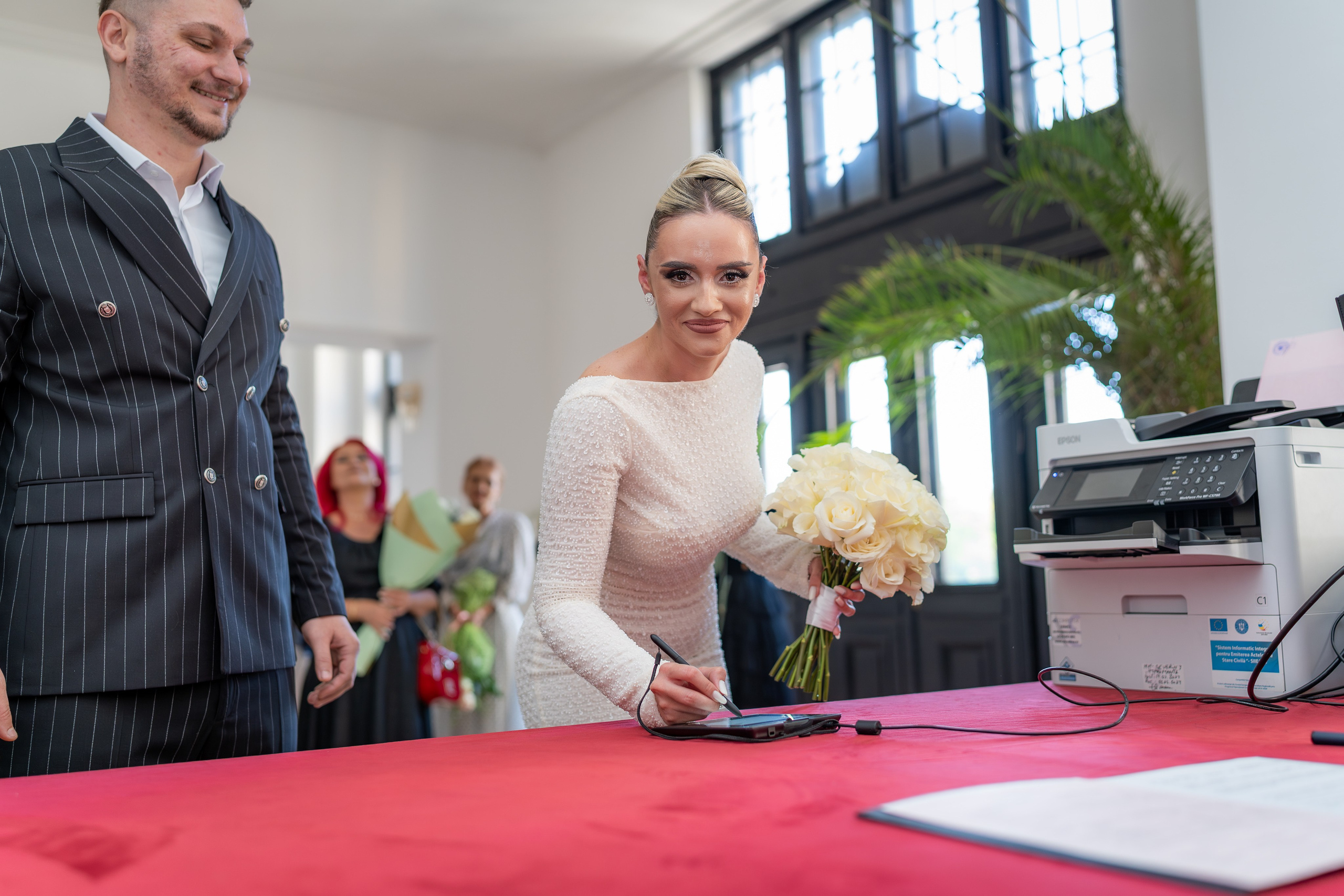 Cununia civilă a lui Tudor și Mădălina – eleganță, emoție și lumină. Event, portrait, and lifestyle photographer