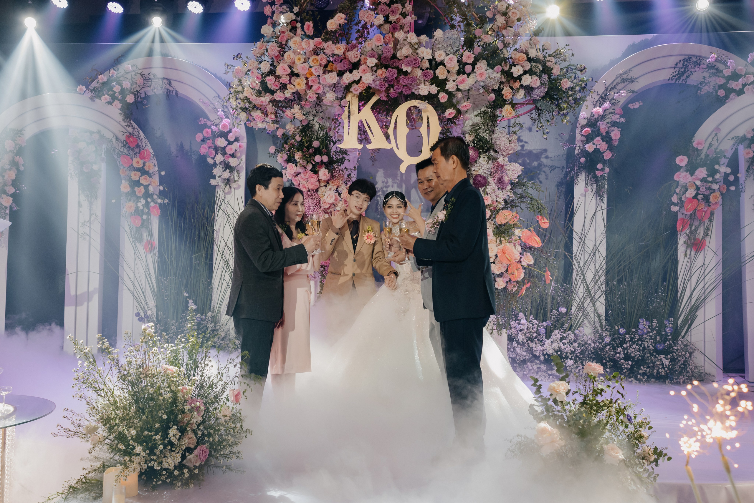 KHANG & QUYEN / Lavela Hotel. Saigon Wedding Present | Art Beyond Moments