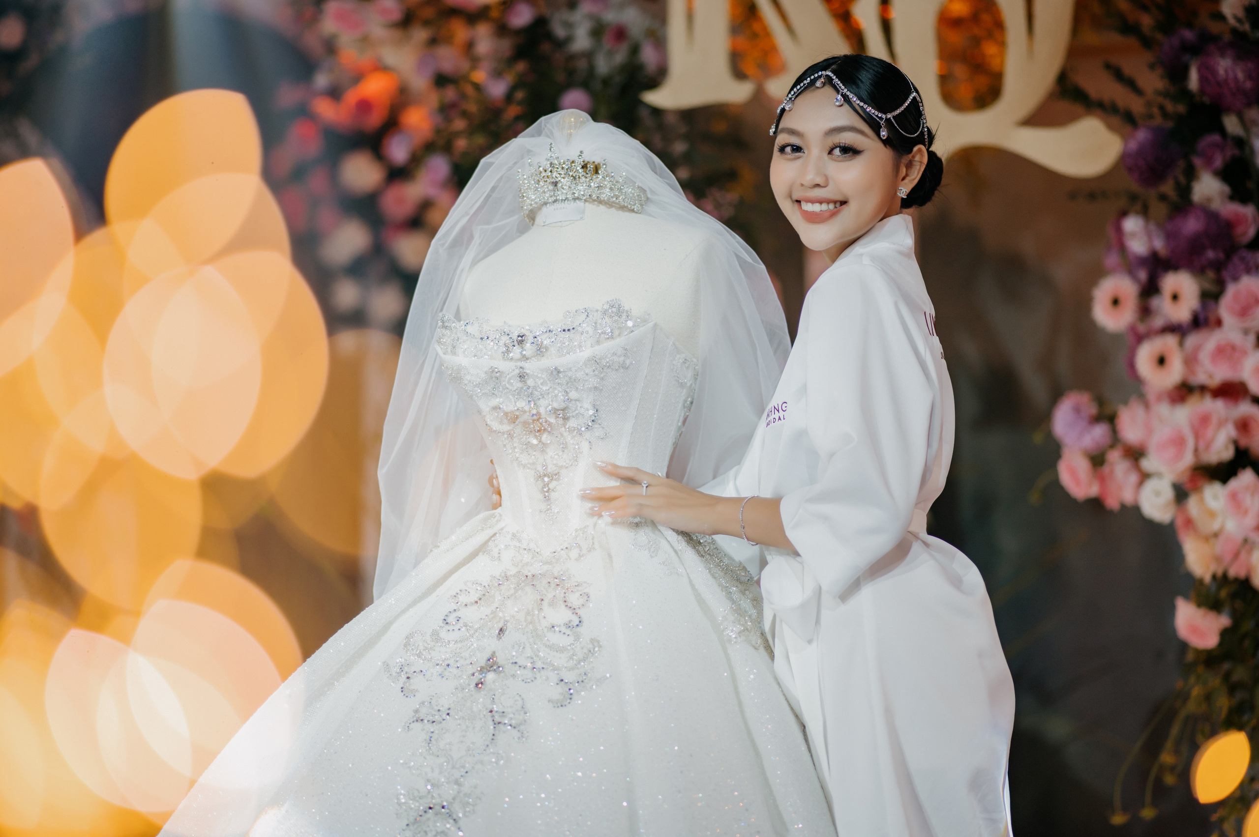 KHANG & QUYEN / Lavela Hotel. Saigon Wedding Present | Art Beyond Moments