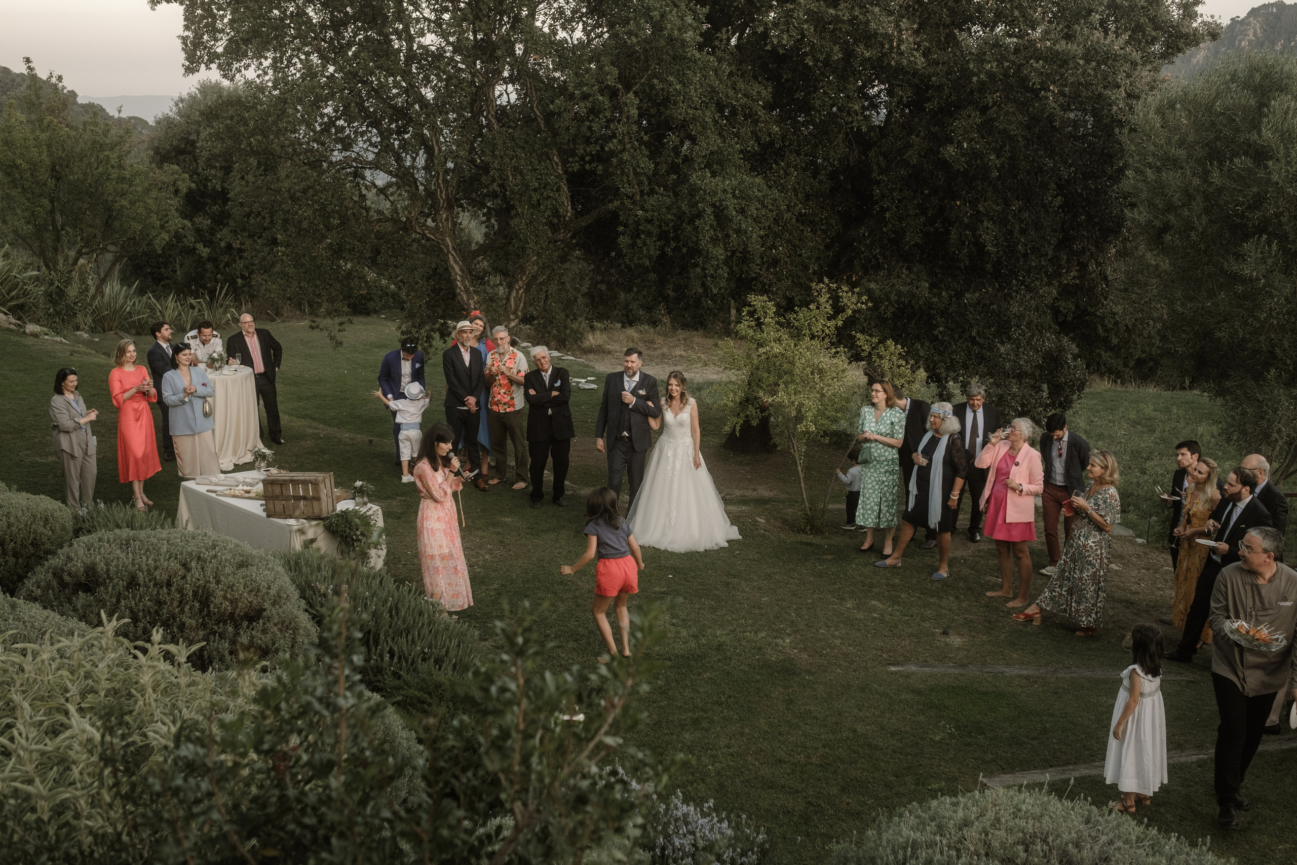 Svetlana & Alman. Monestir Sant Salvi. Paola fotógrafo / videografo de bodas en Barcelona