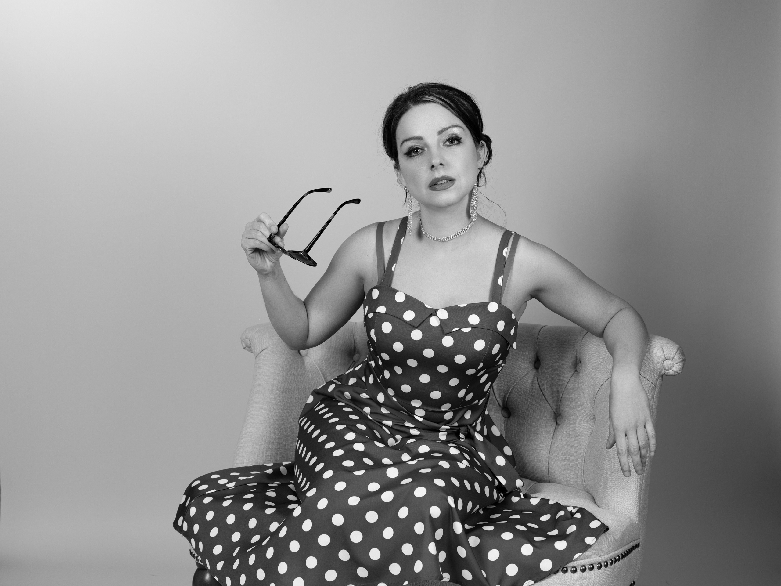 Ivanka Retro. Fashion and portrait photographer in London Roman Pilipenko