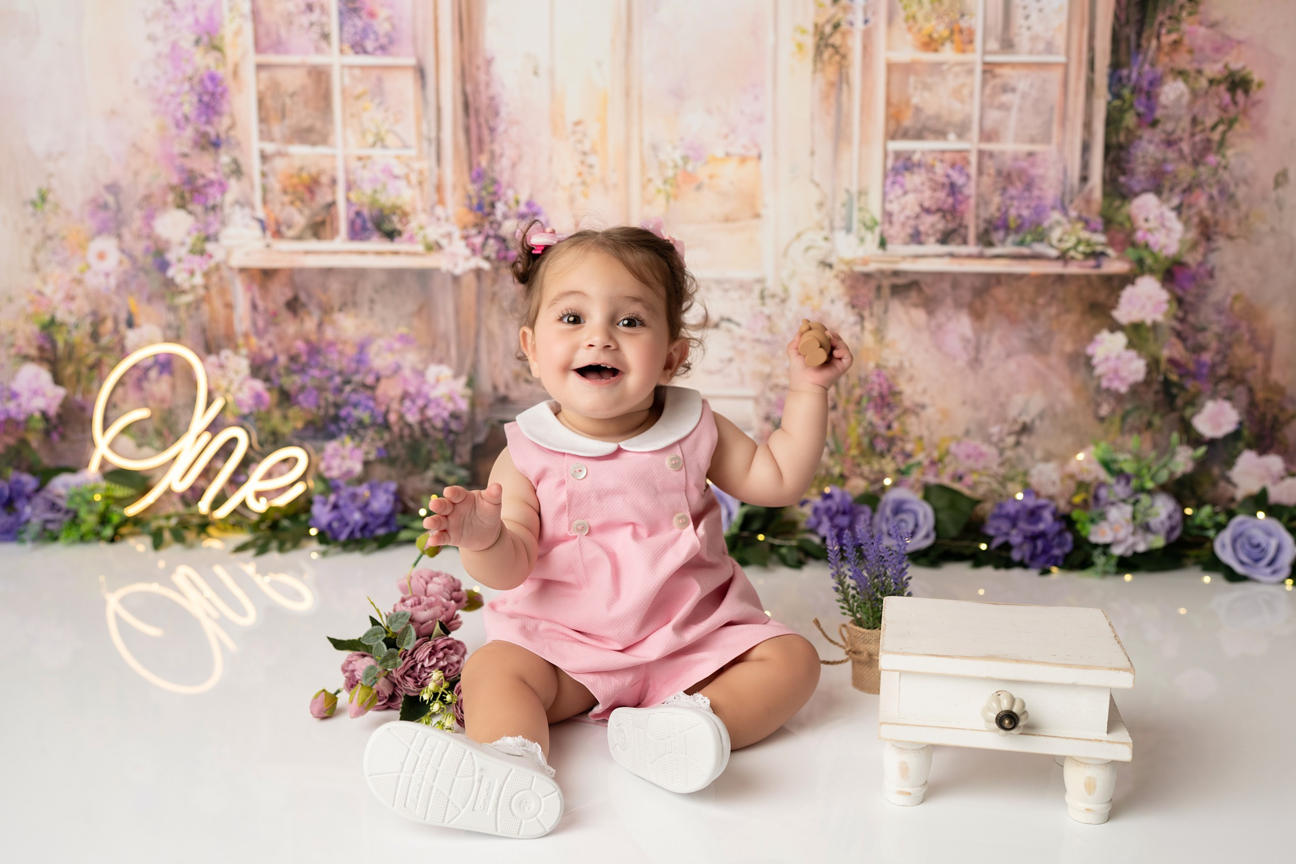 CAKE SMASH PHOTOGRAPHY. Newborn, Sitter and Cake Smash Photographer in Doha, Qatar