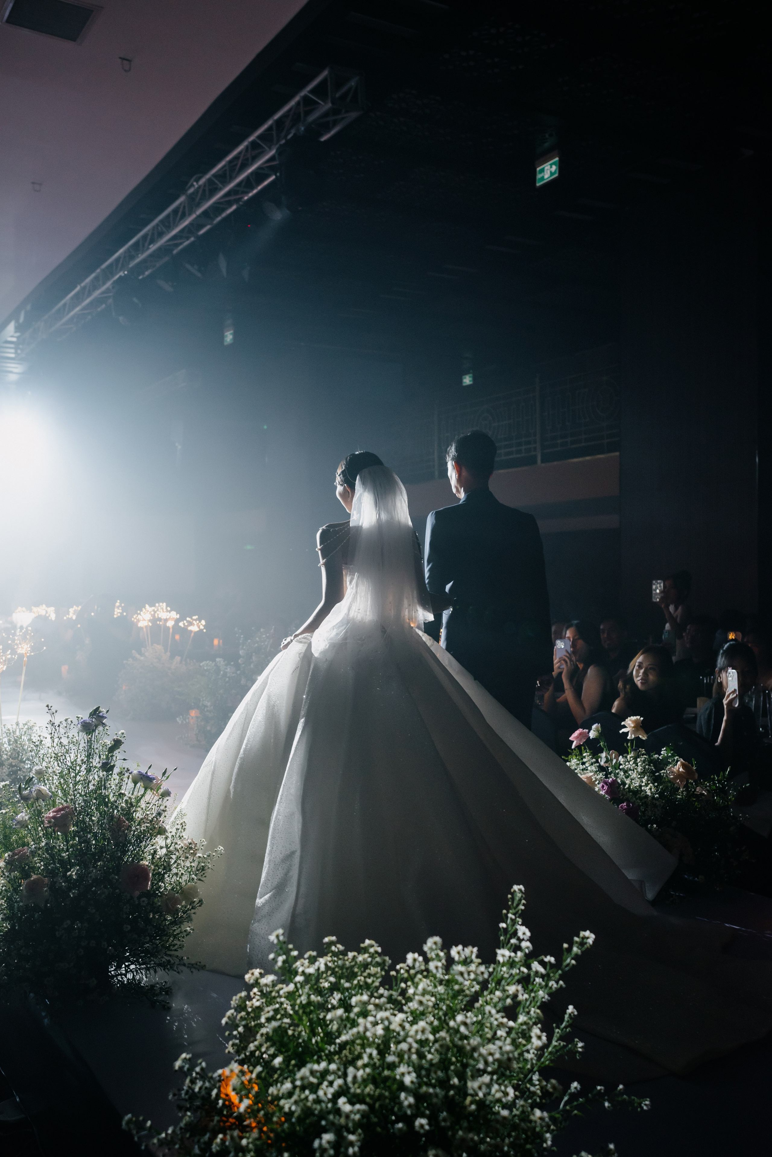 KHANG & QUYEN / Lavela Hotel. Saigon Wedding Present | Art Beyond Moments