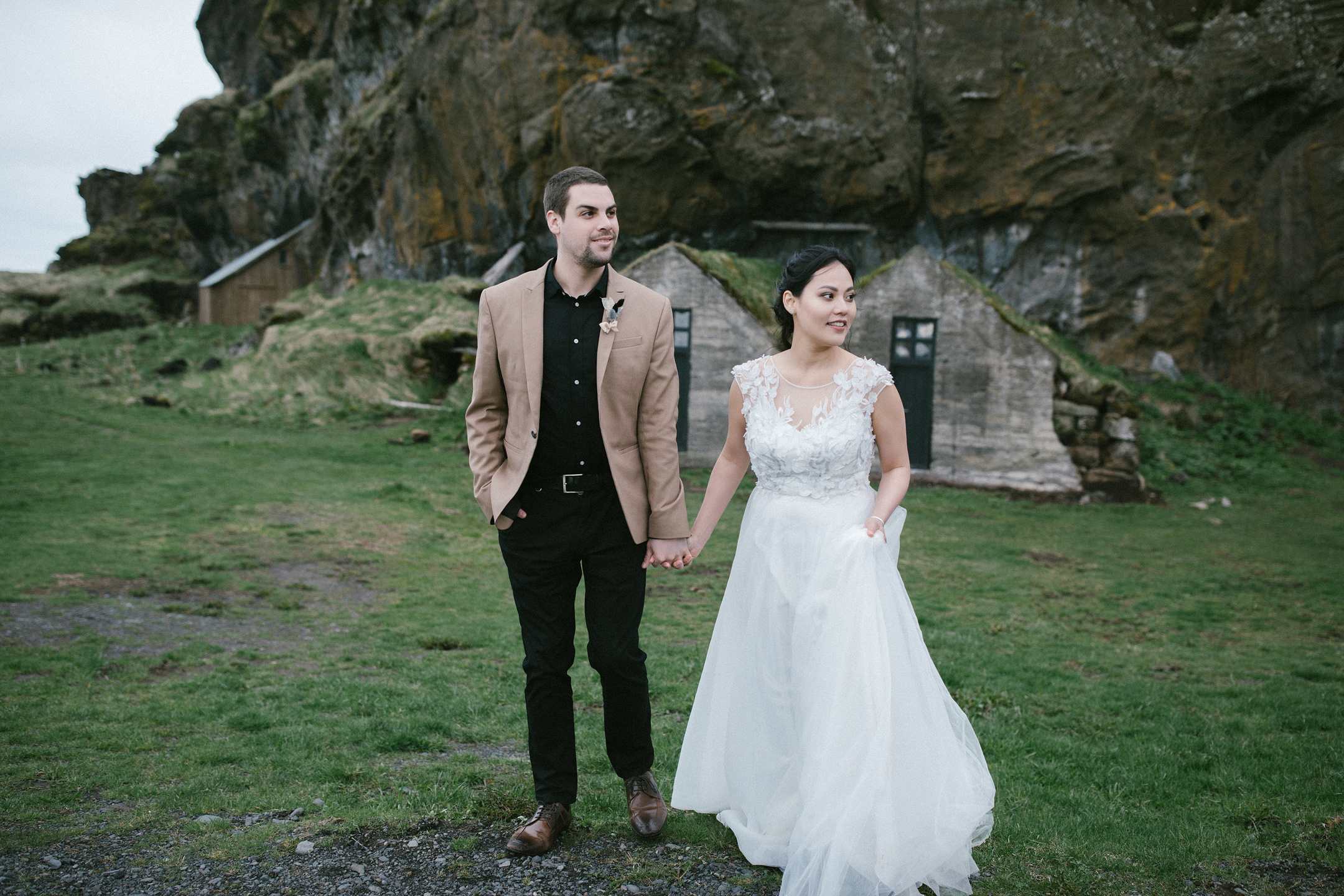 After Wedding Island | Vik, Schwarzer Strand & Skógafoss. Hochzeitsfotograf Bodensee & Allgäu | Liliana Berkut