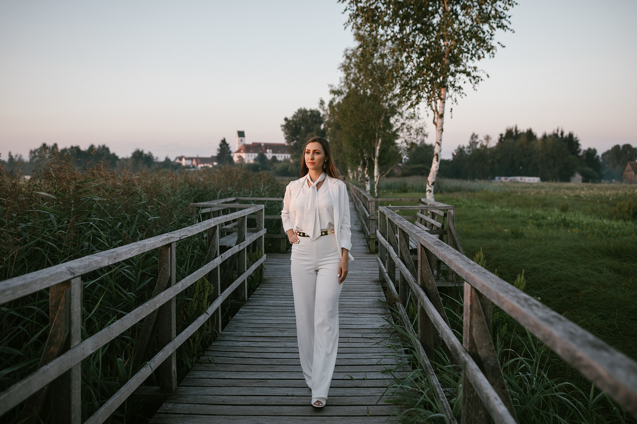 Morgenportraits im Nebel | Federseesteg Sonnenaufgang Fotografie. Hochzeitsfotograf Bodensee & Allgäu | Liliana Berkut