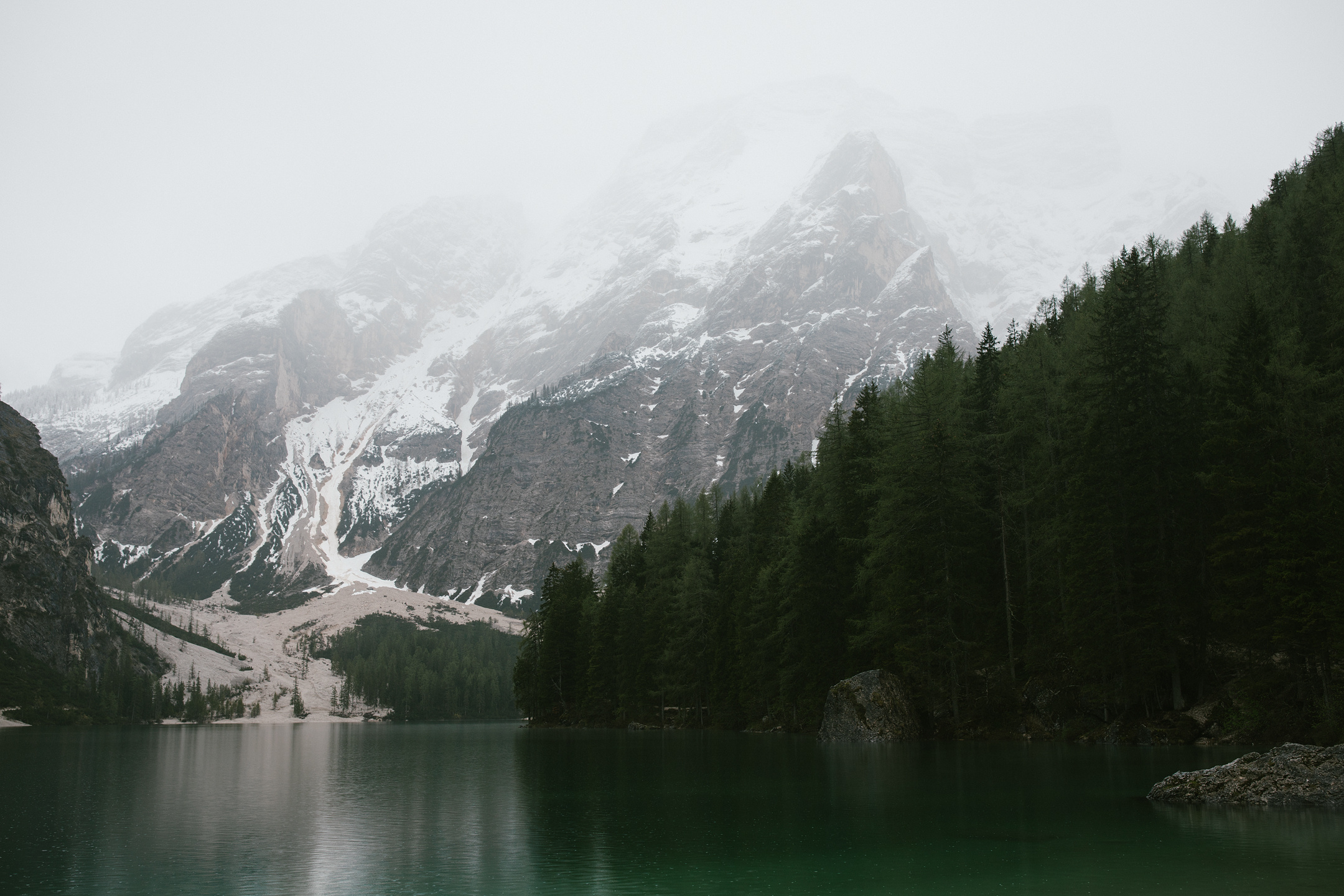 Hochzeitsfotografie Dolomiten | After Wedding Pragser Wildsee. Hochzeitsfotograf Bodensee & Allgäu | Liliana Berkut