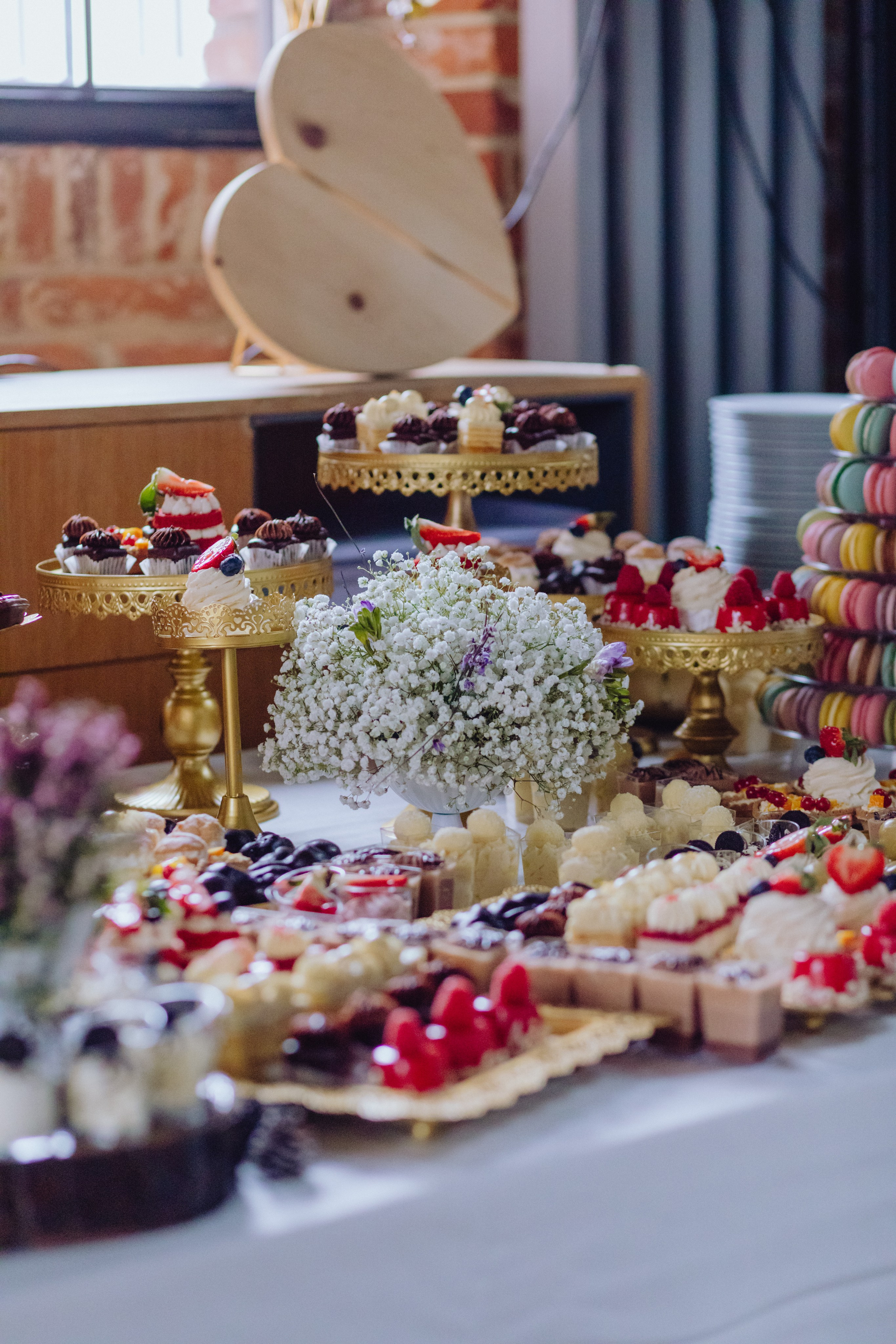 Andrei & Roxana. Wedding & couple photographer from Romania Rut Vetan