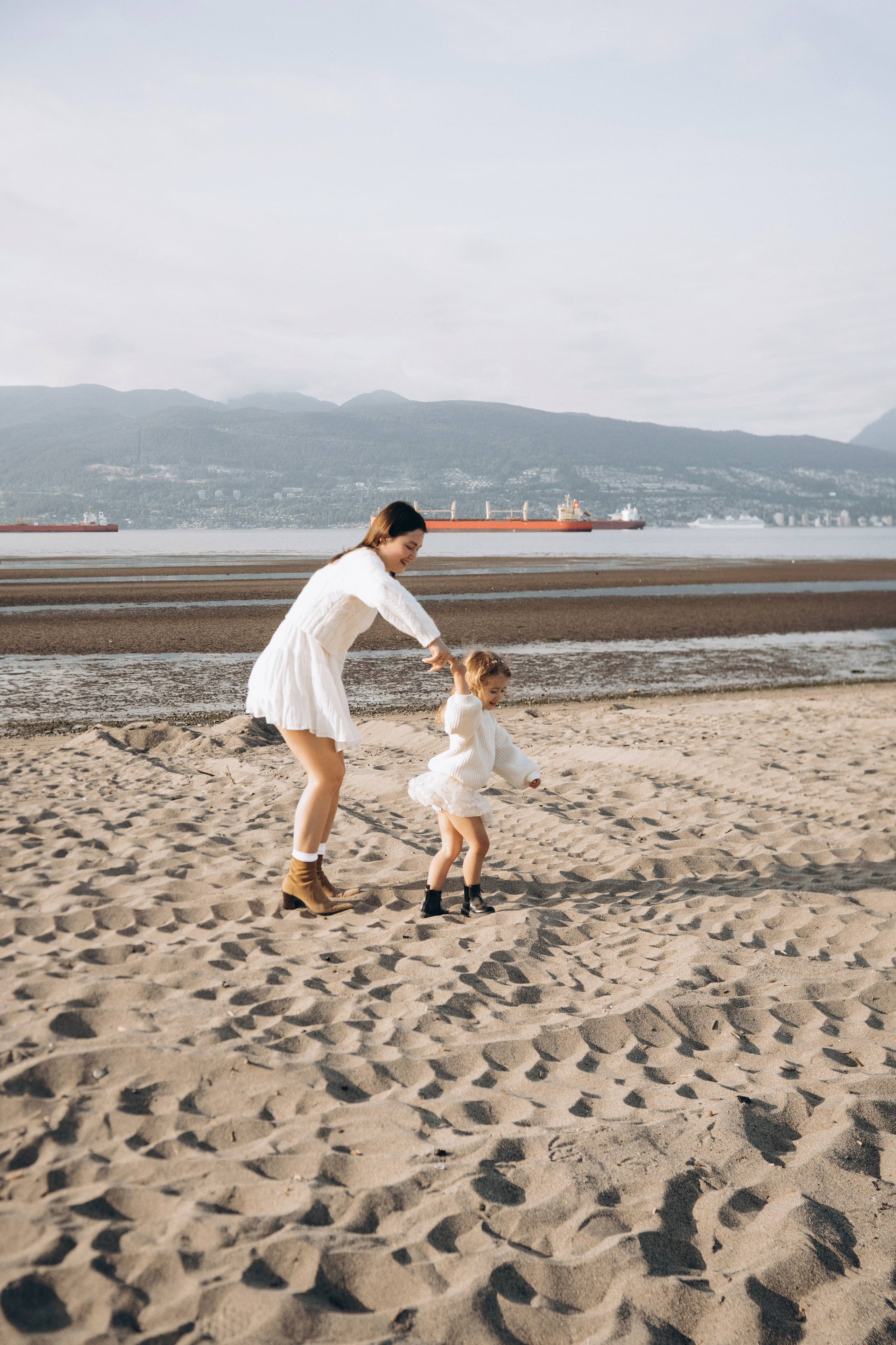 Mia & Anna. Vancouver Photographer | Catherine Vashchenko