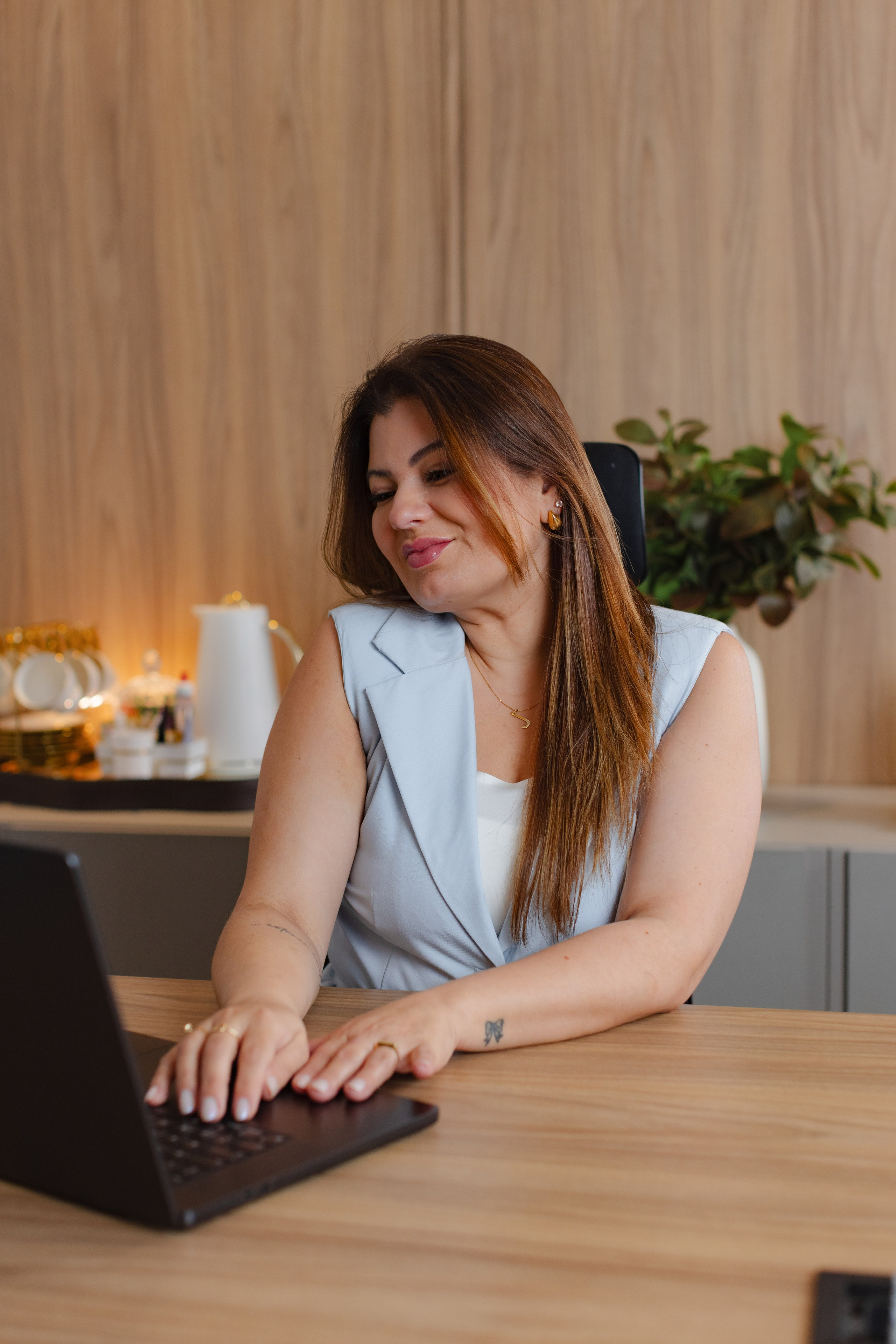 JUSSARA MADEIRA. ESTUDIO DOZE