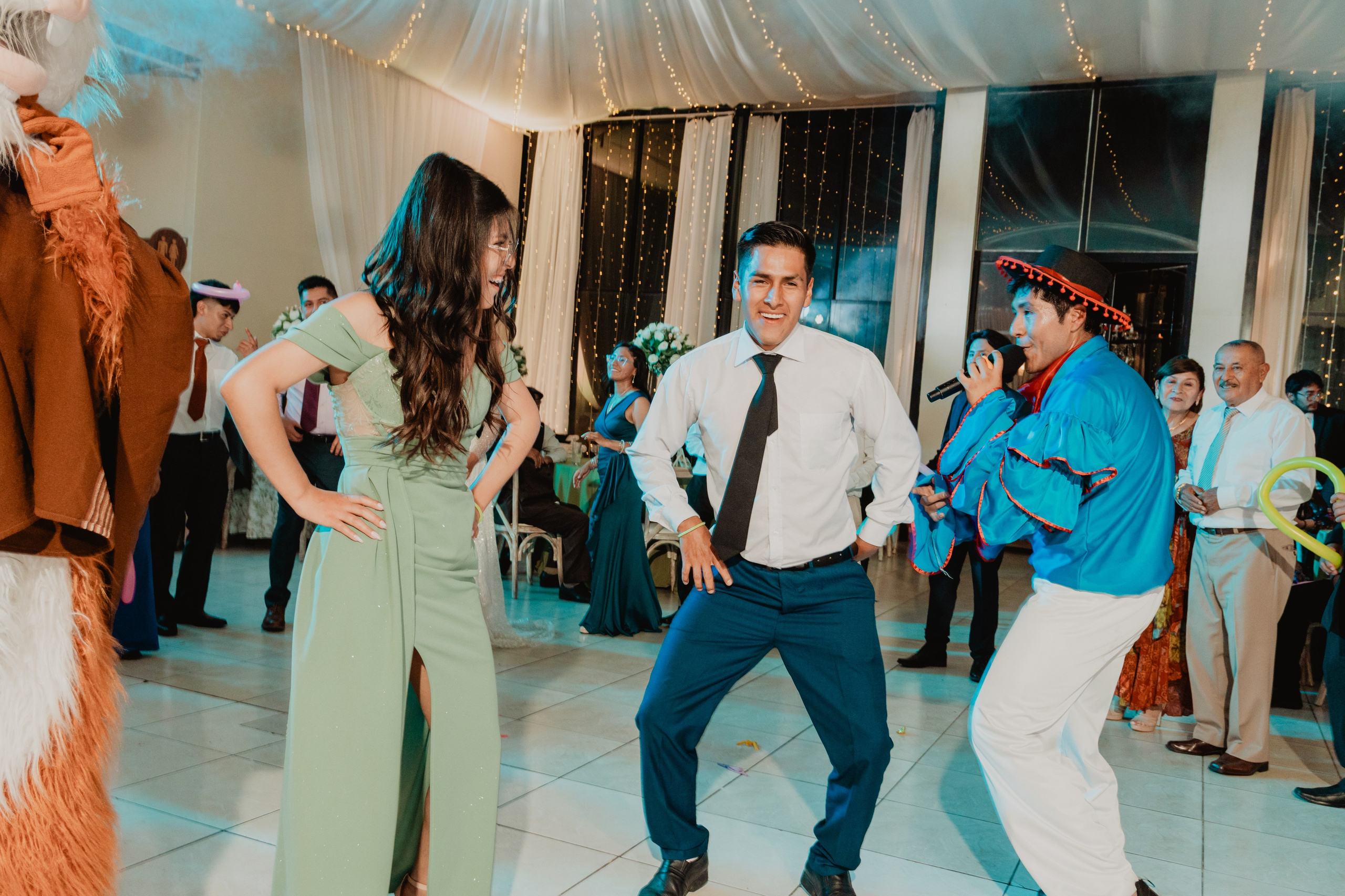 FERNANDO + MARIBEL | BODA RELIGIOSA. Studio KVTA | Fotografía y Video de Bodas en Arequipa